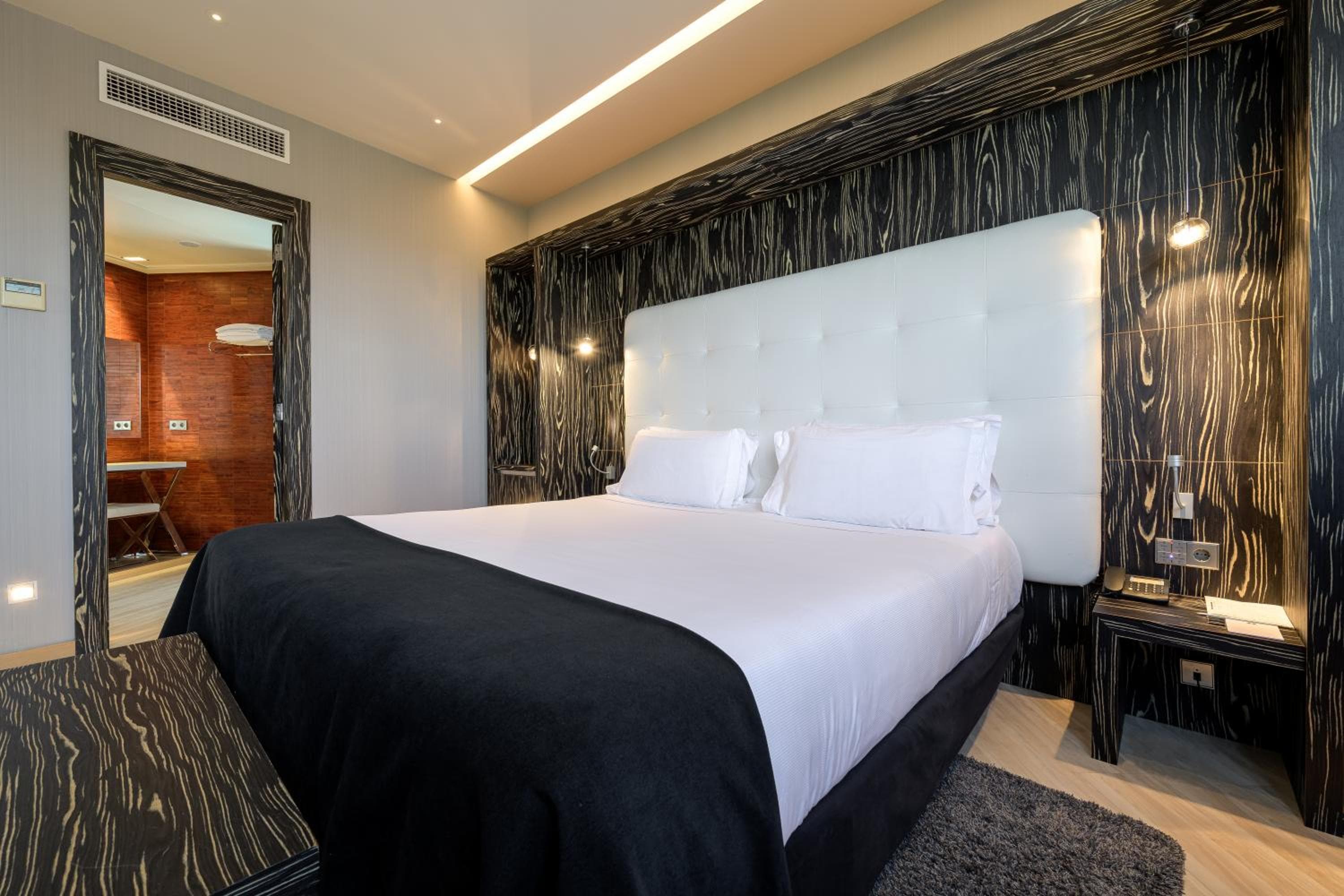 Hotel Maydrit Flughafen — 28