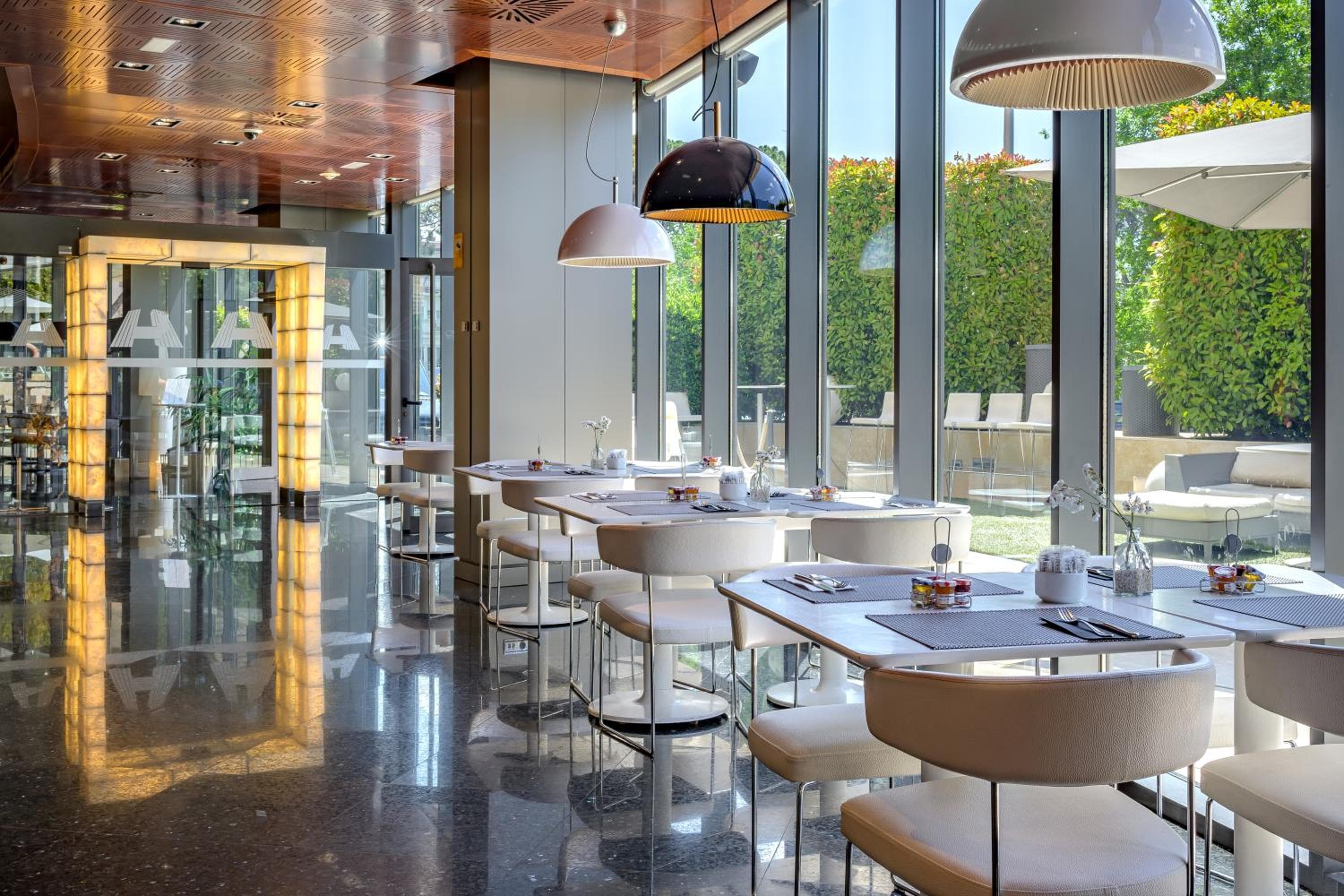 Hotel Maydrit Flughafen — 22