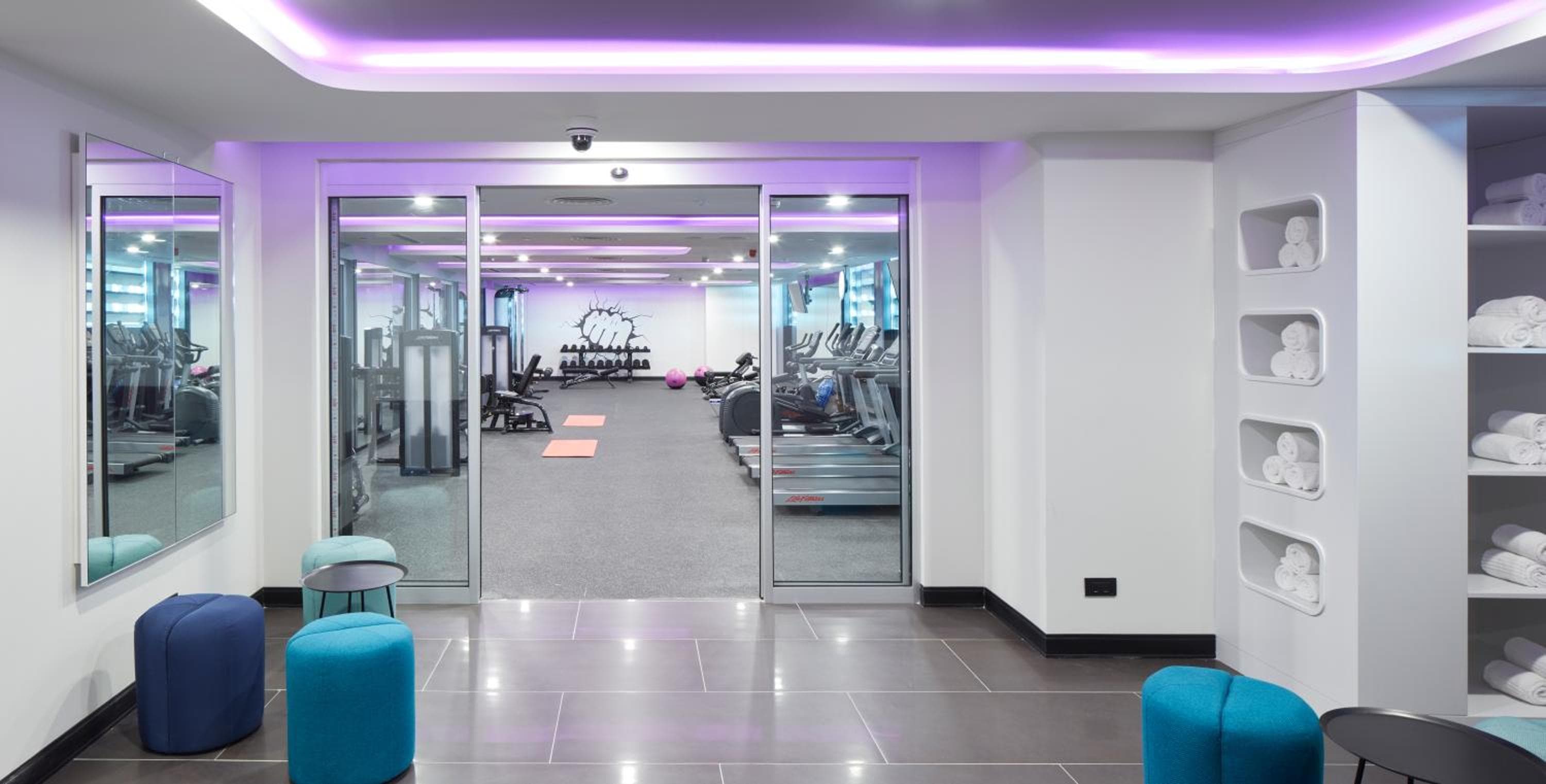 YOTEL Istanbul Airport, City Entrance — 10