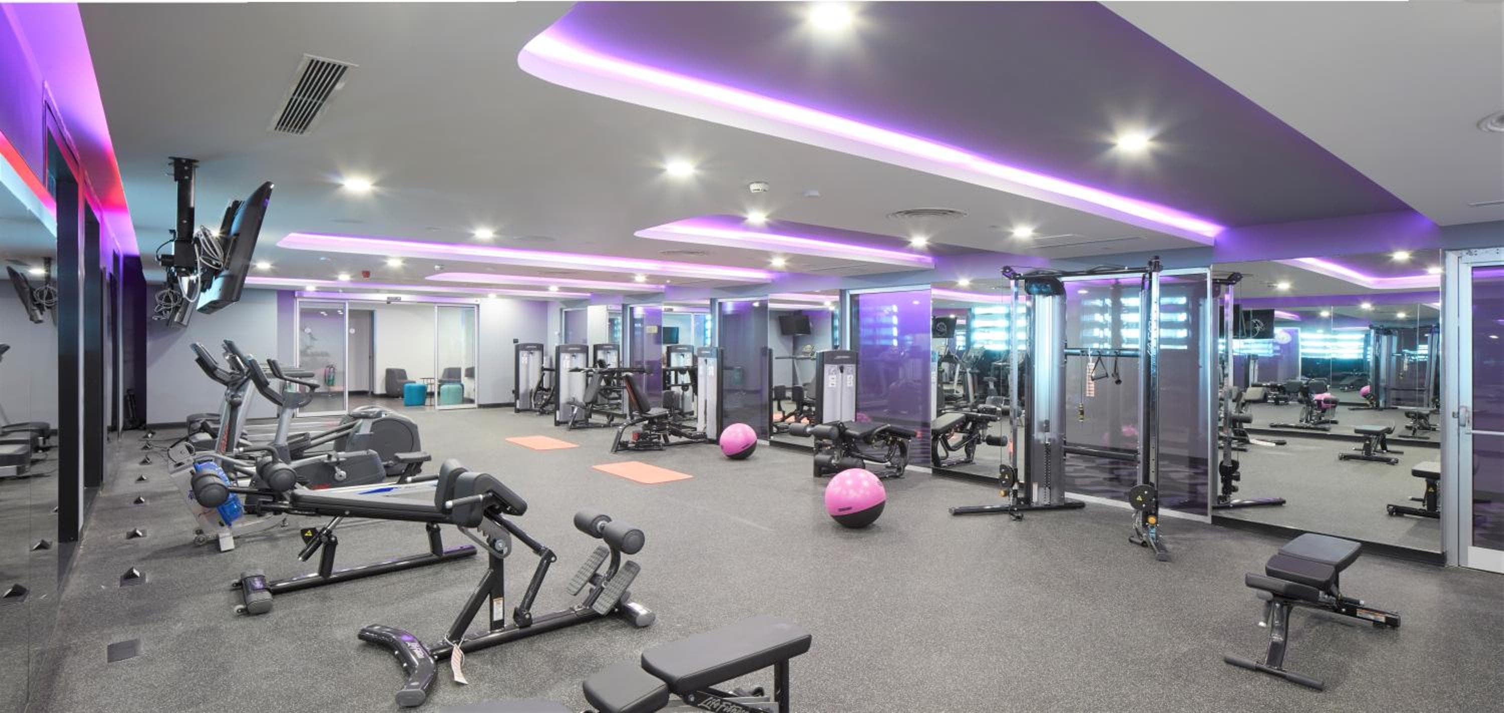 YOTEL Istanbul Airport, City Entrance — 20