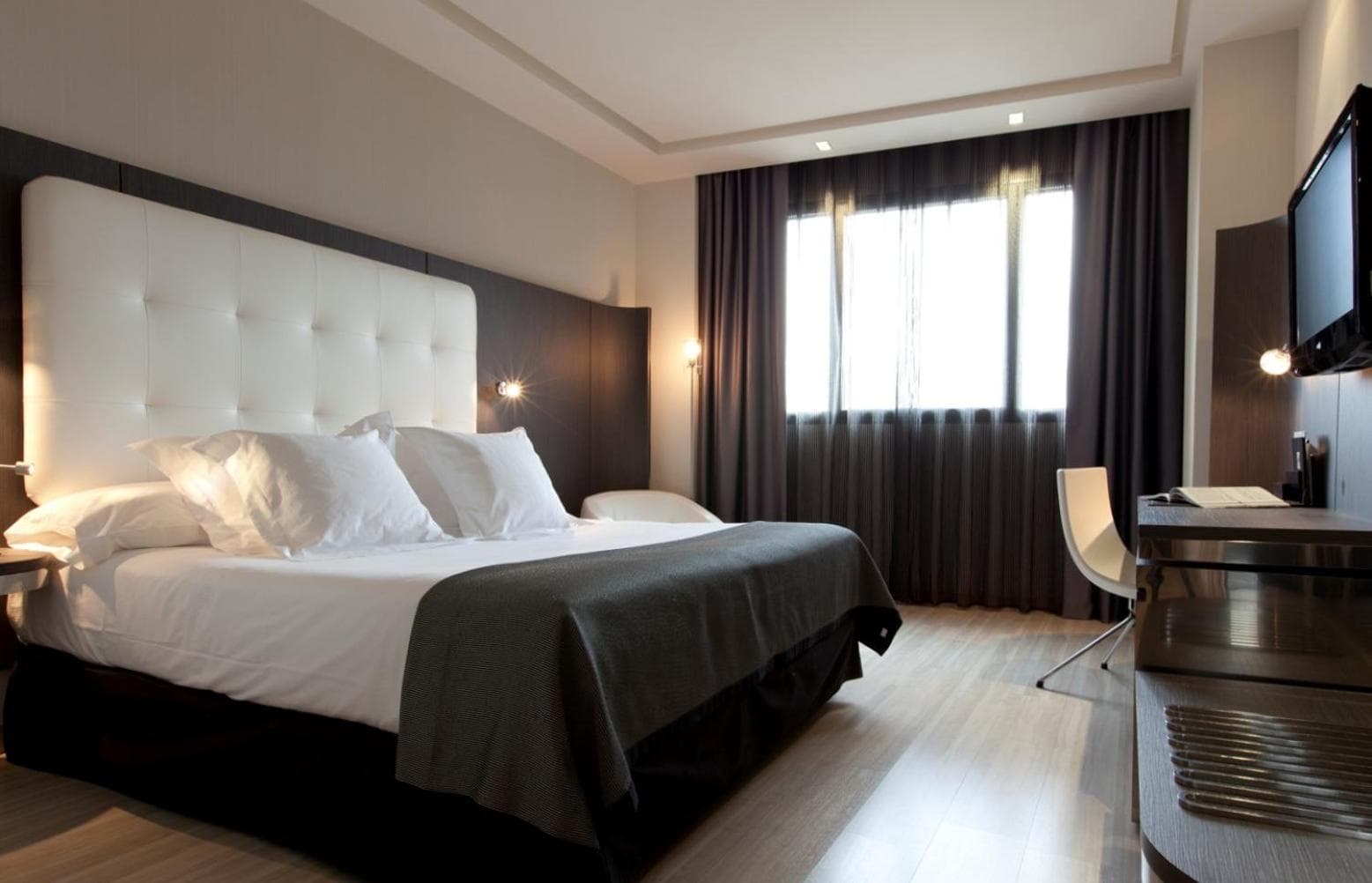 Hotel Maydrit Flughafen — 24