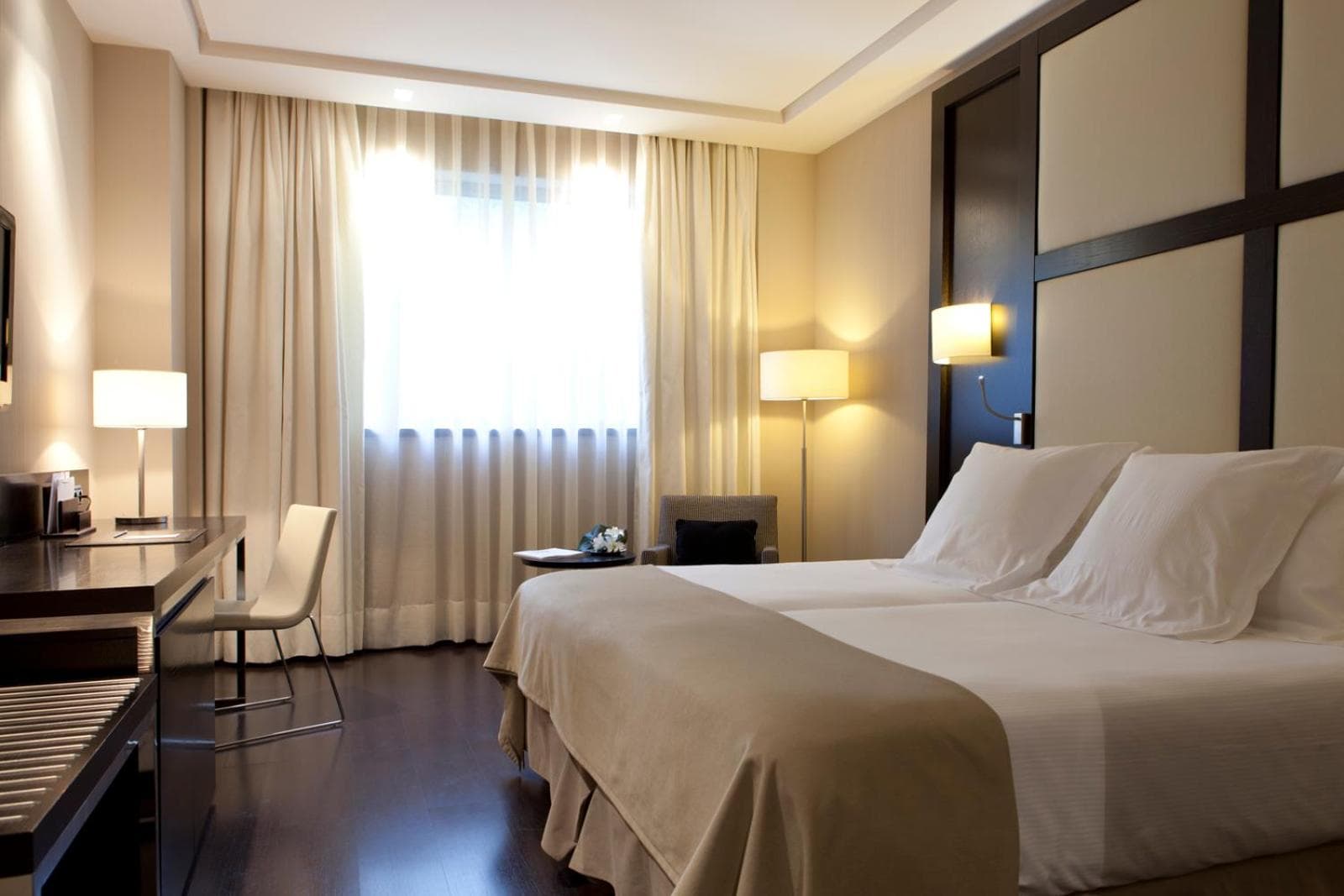 Hotel Maydrit Flughafen — 27