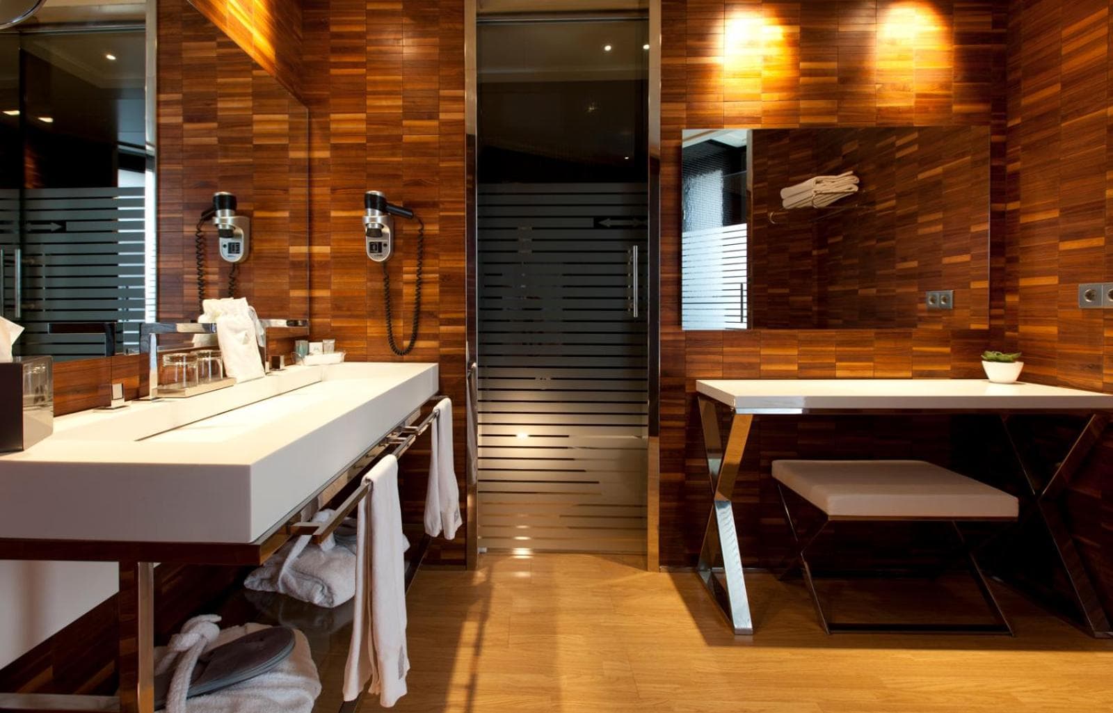 Hotel Maydrit Flughafen — 10