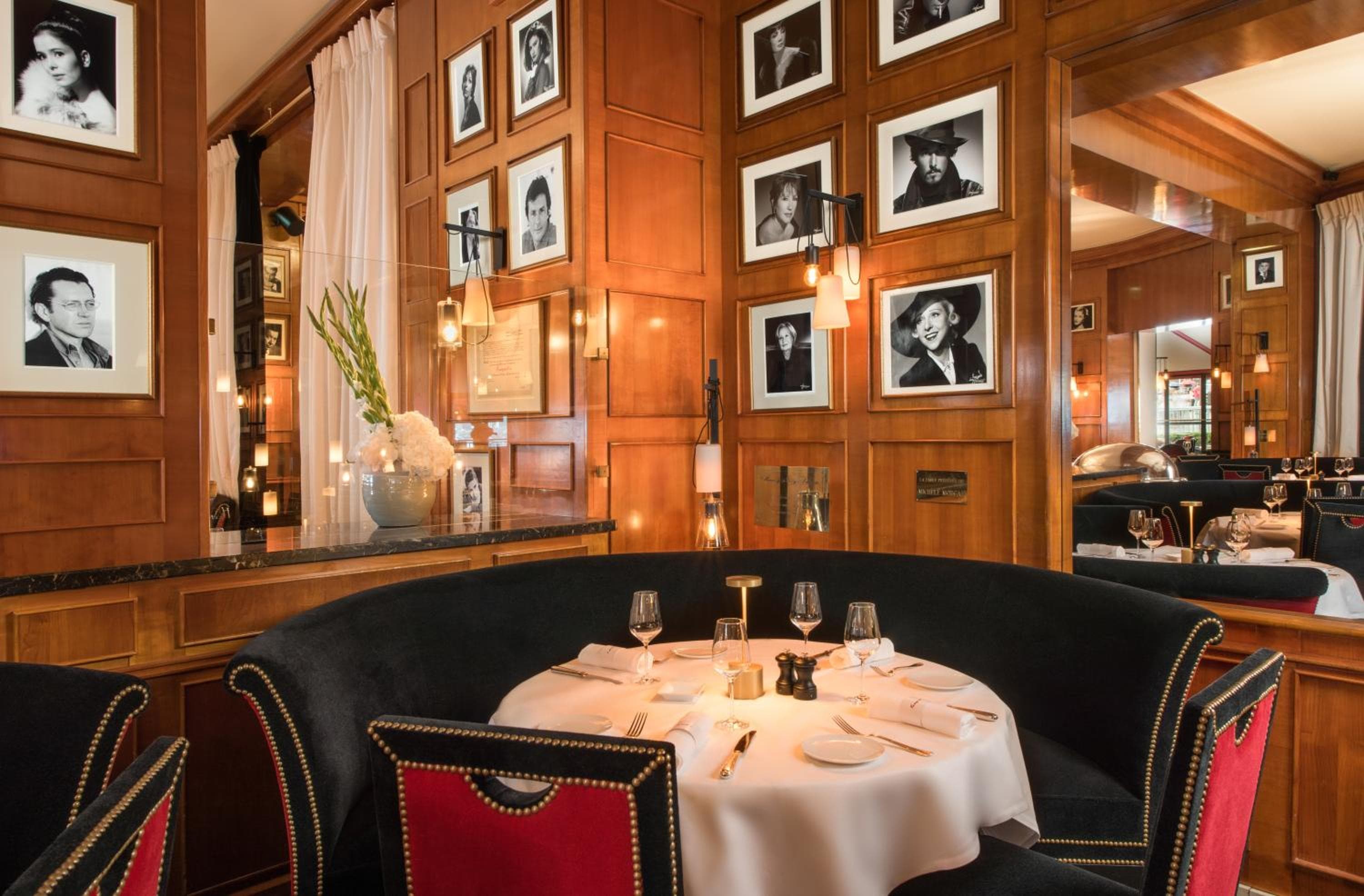 Hotel Barrière Fouquet's París — 14