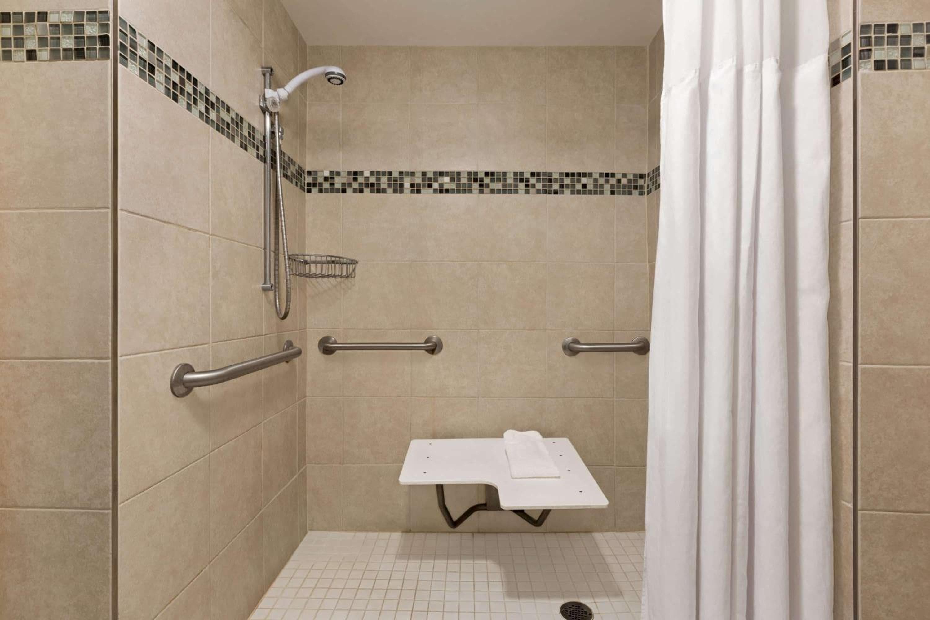 Ramada by Wyndham Suites Orlando Airport — 30