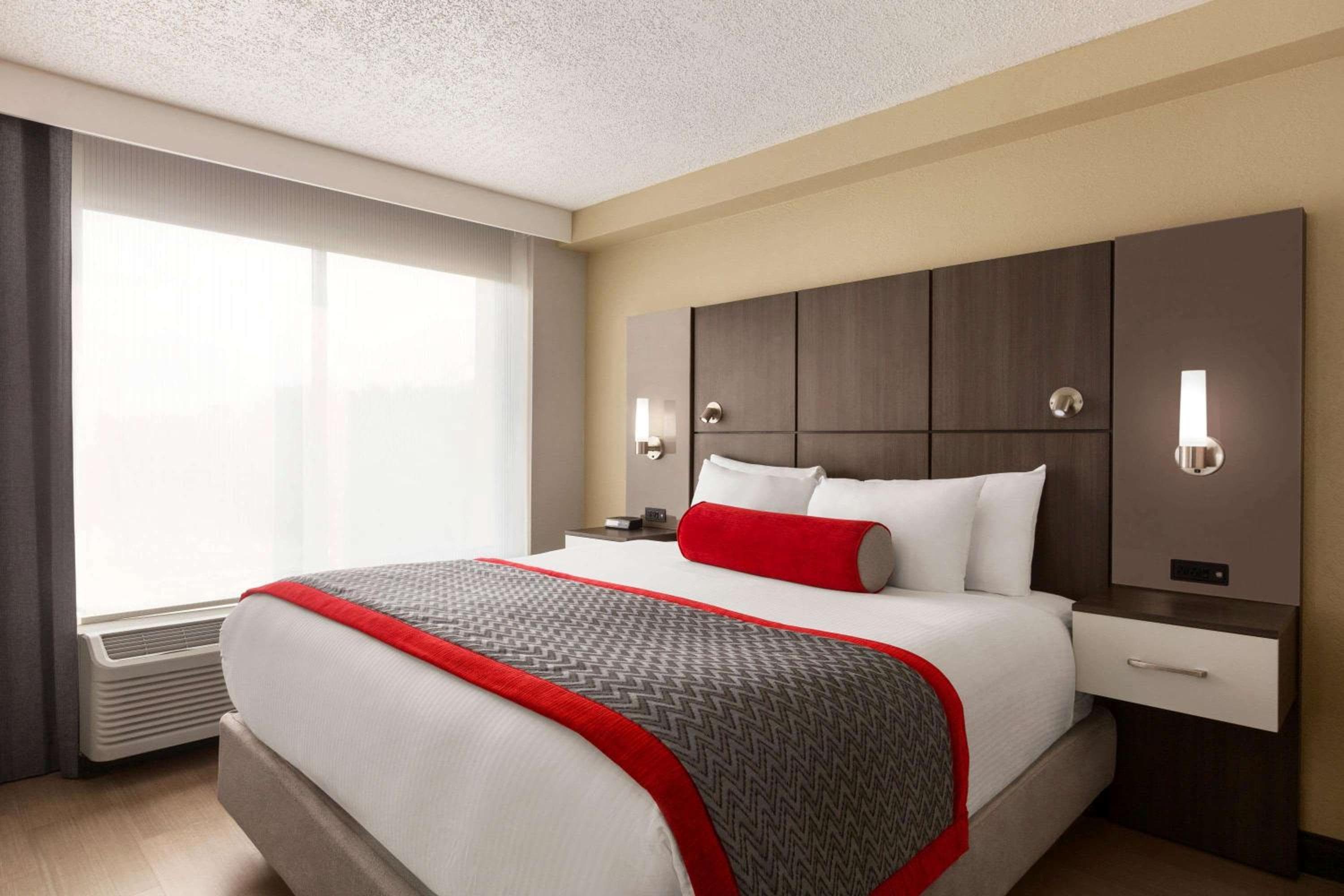 Ramada by Wyndham Suites Orlando Airport — 26