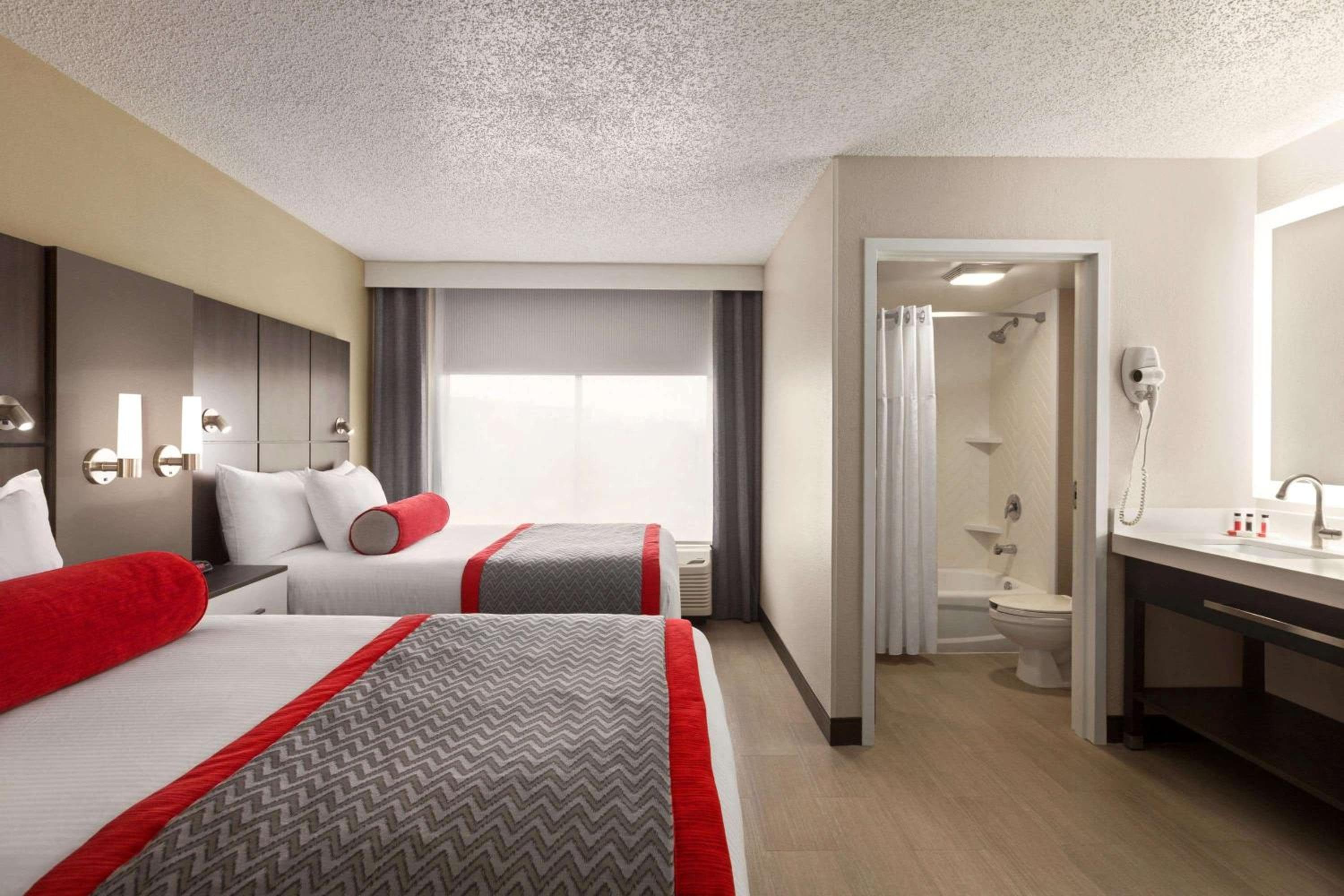 Ramada by Wyndham Suites Orlando Airport — 23