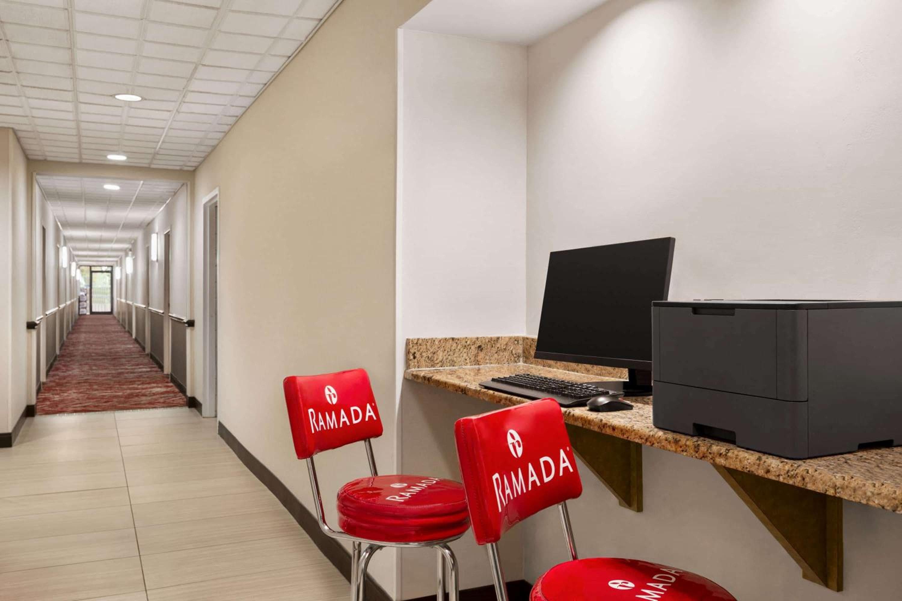 Ramada by Wyndham Suites Orlando Airport- Free Airport Shuttle — 16