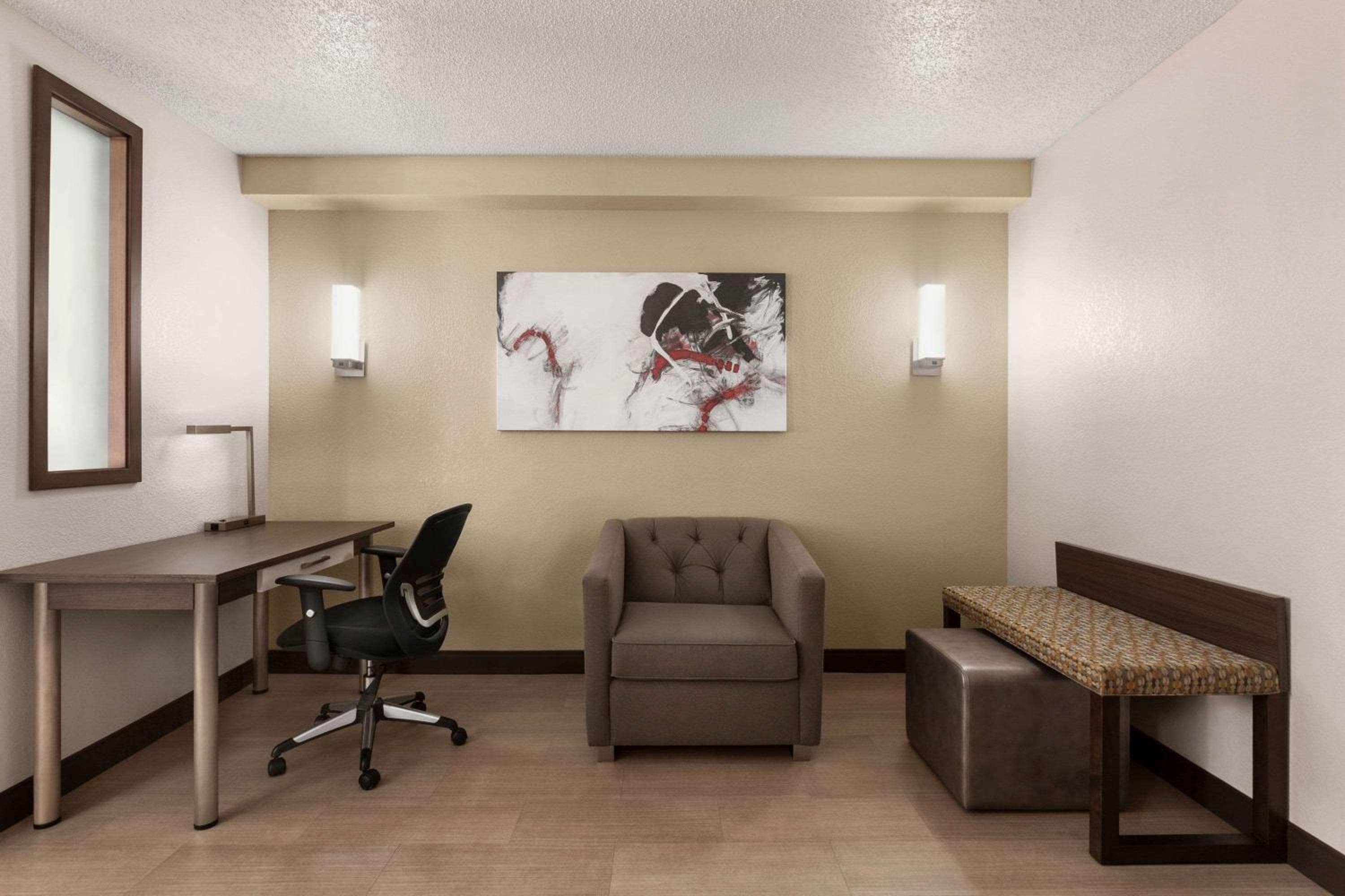 Ramada by Wyndham Suites Orlando Airport- Free Airport Shuttle — 21