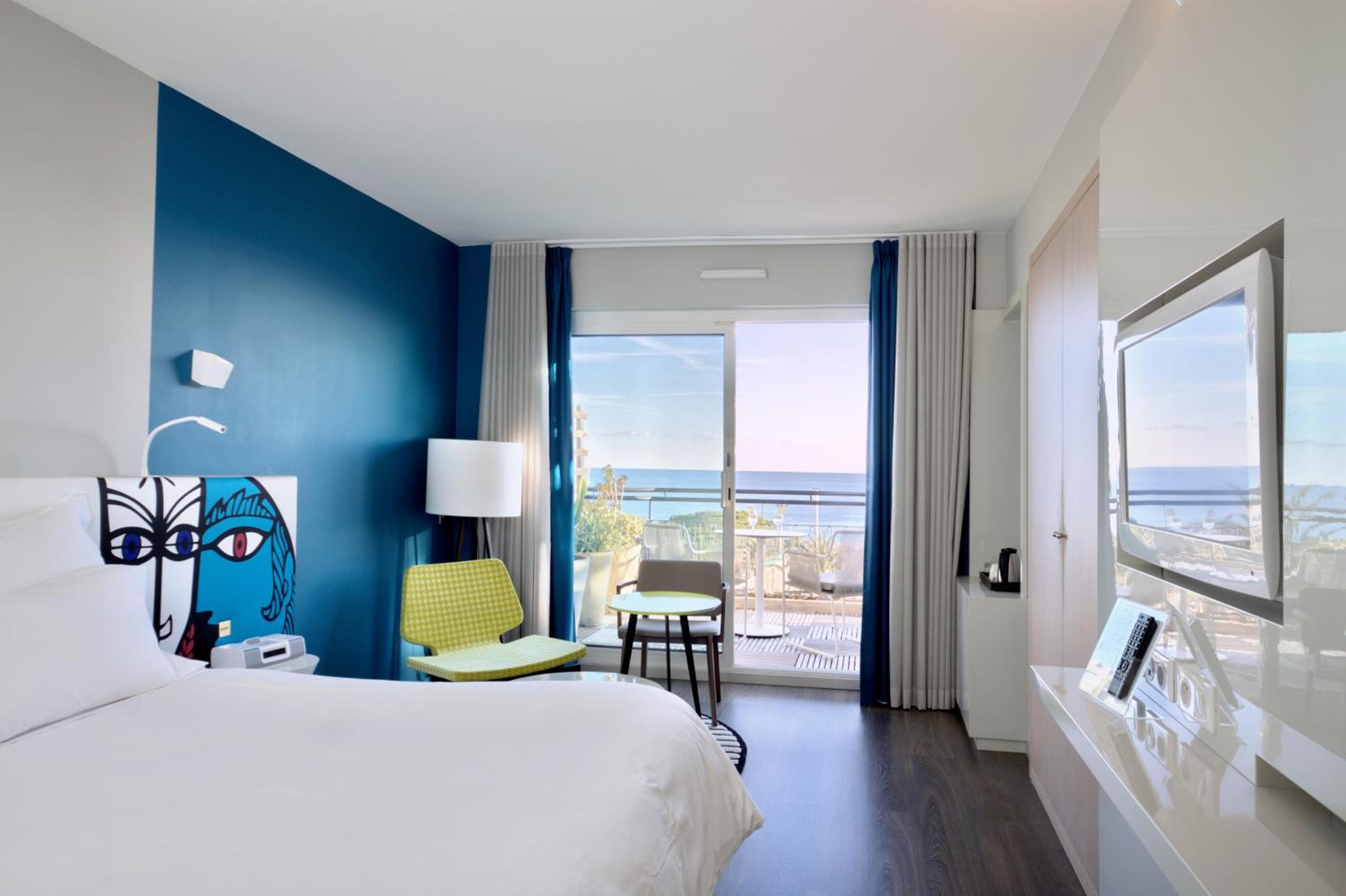 Hotel Napoléon — 19