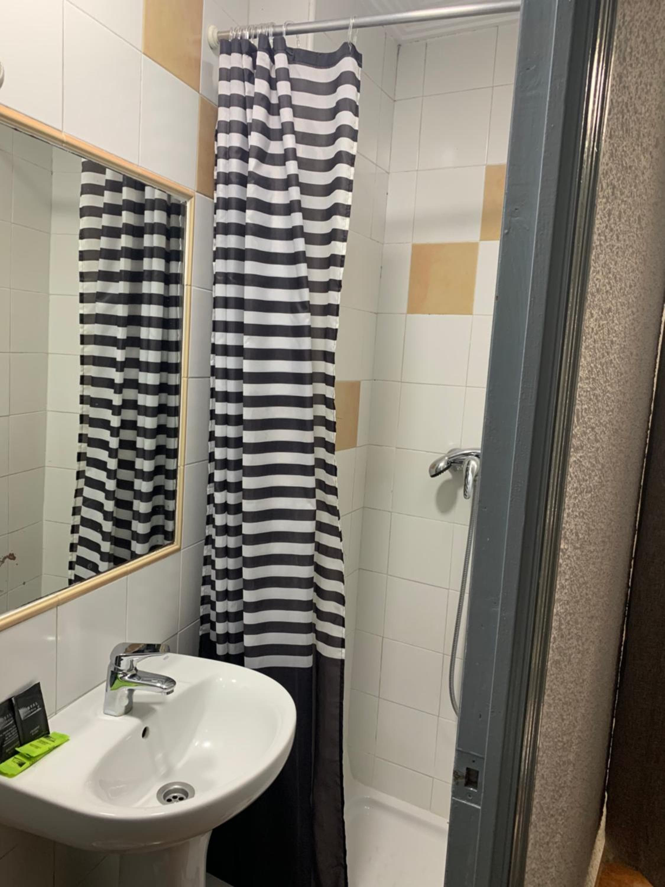 Hostel Alcobia — 4