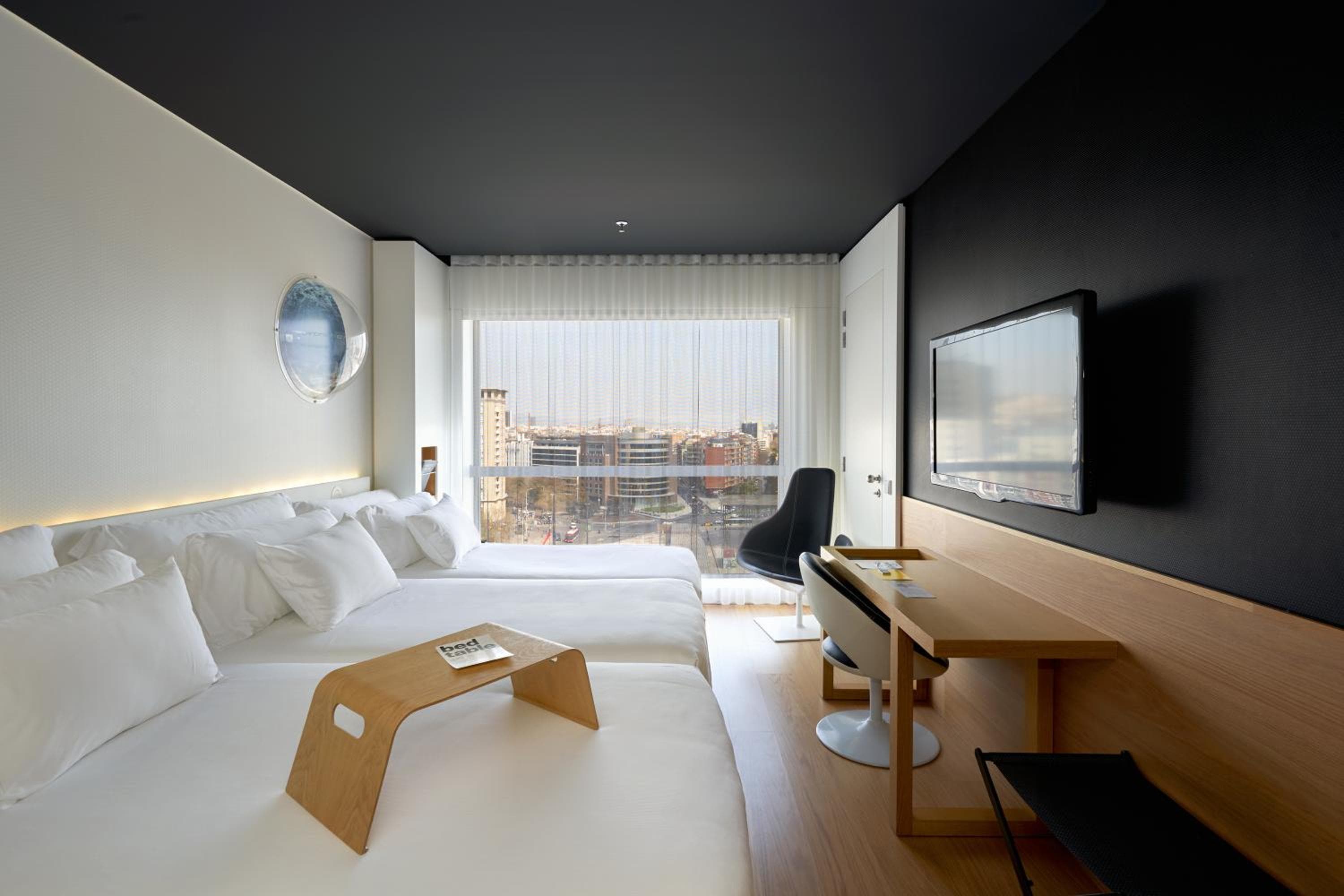 Barceló Sants — 10