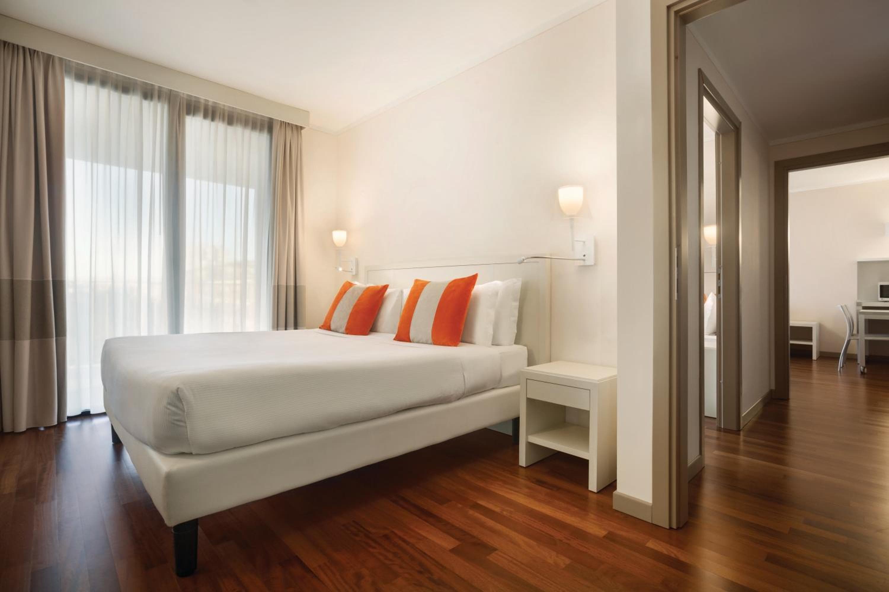 Ramada Plaza by Wyndham Milano — 12