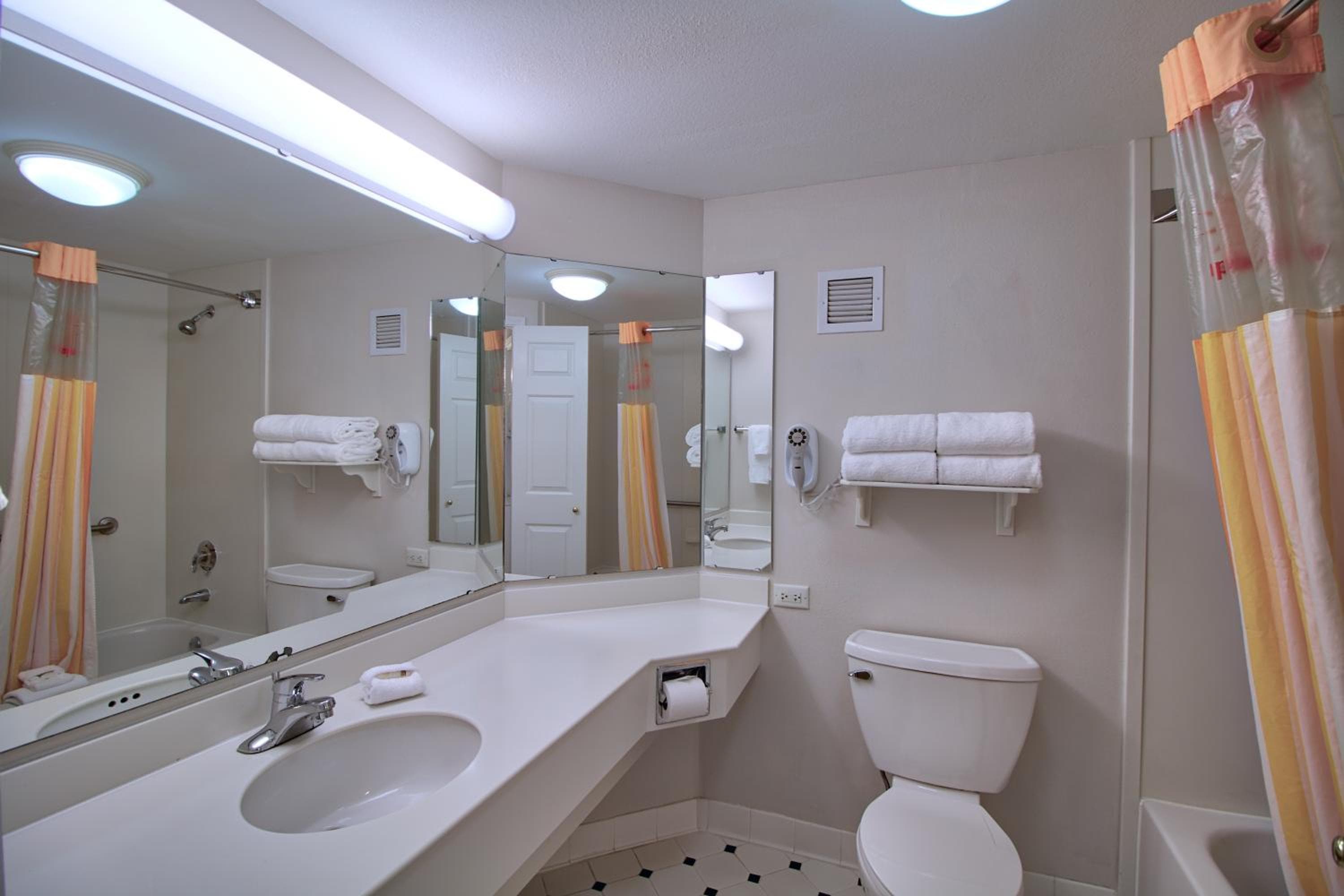 La Quinta by Wyndham Orlando I Drive/Conv Center — 17