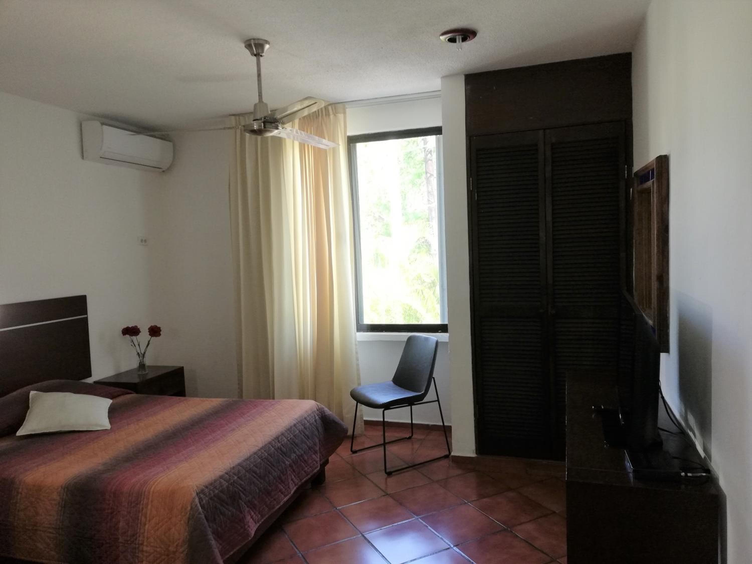 Hotel Los Girasoles — 21
