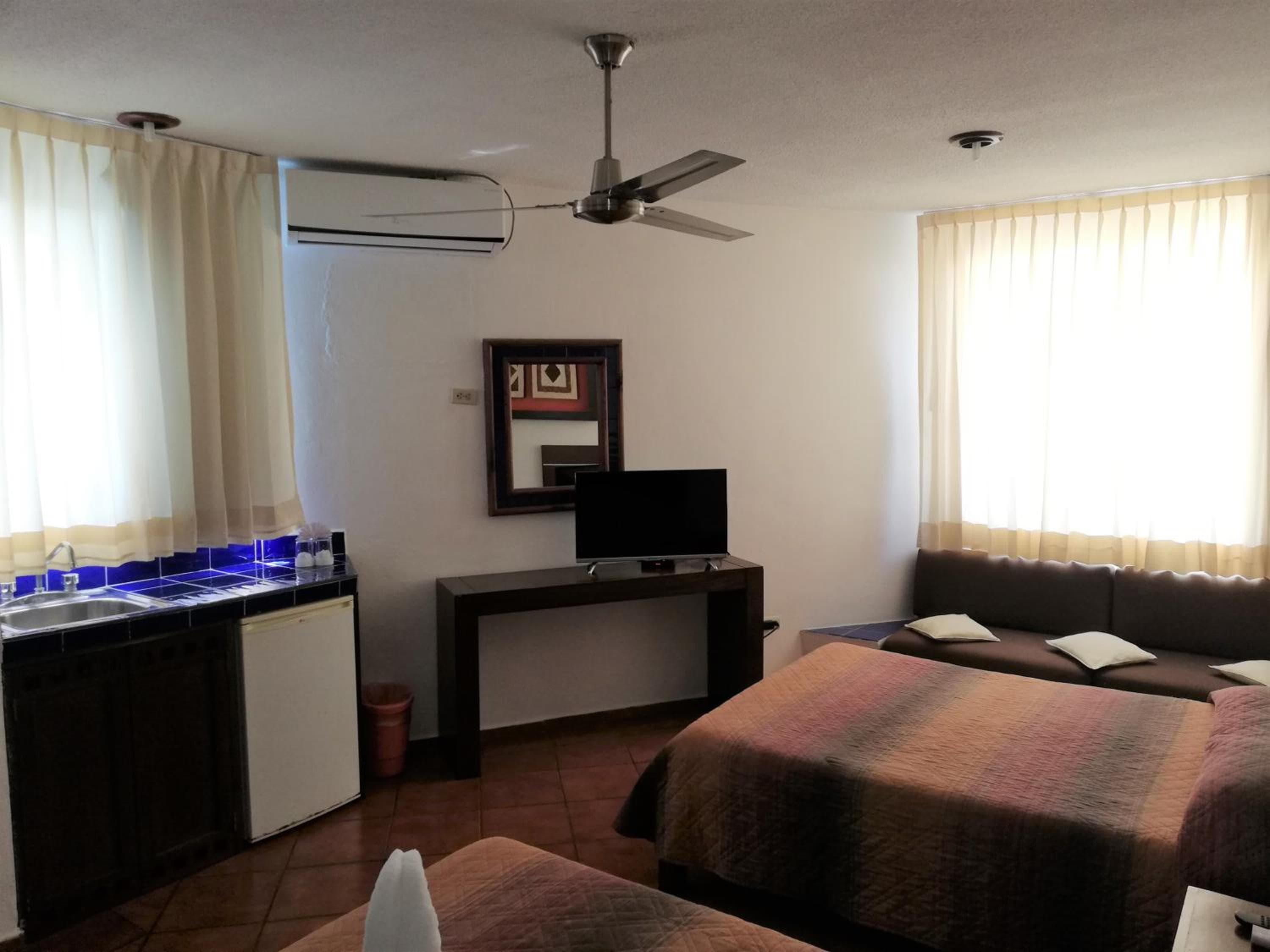 Hotel Los Girasoles — 20