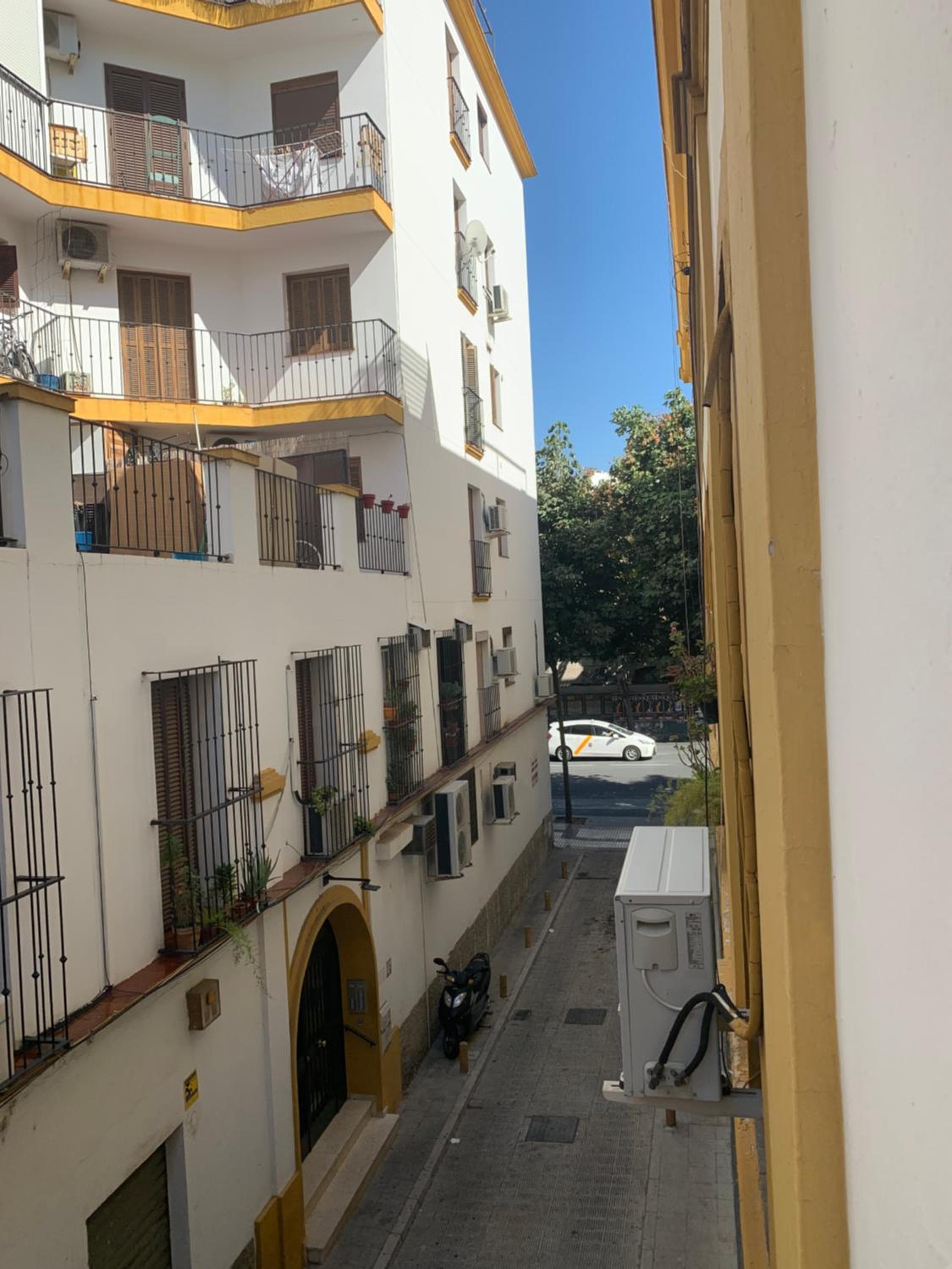 Hostal Alcobia — 8