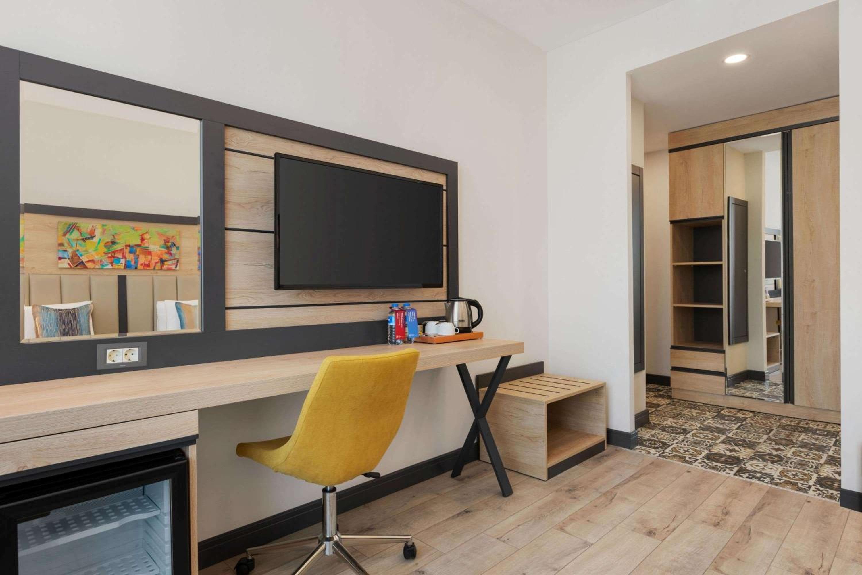 Ramada Encore By Wyndham Istanbul Basin Express — 2