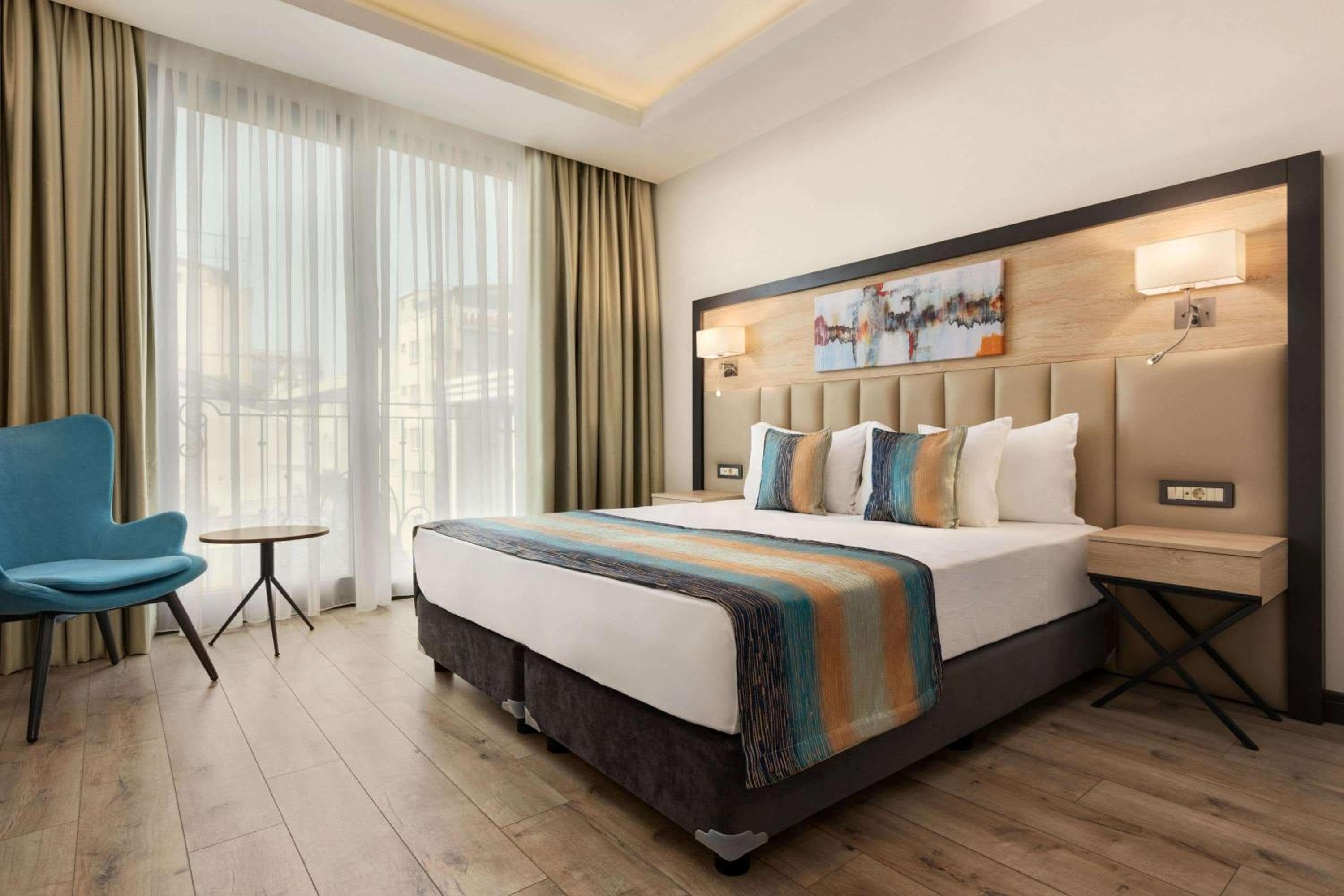 Ramada Encore By Wyndham Istanbul Basin Express — 16