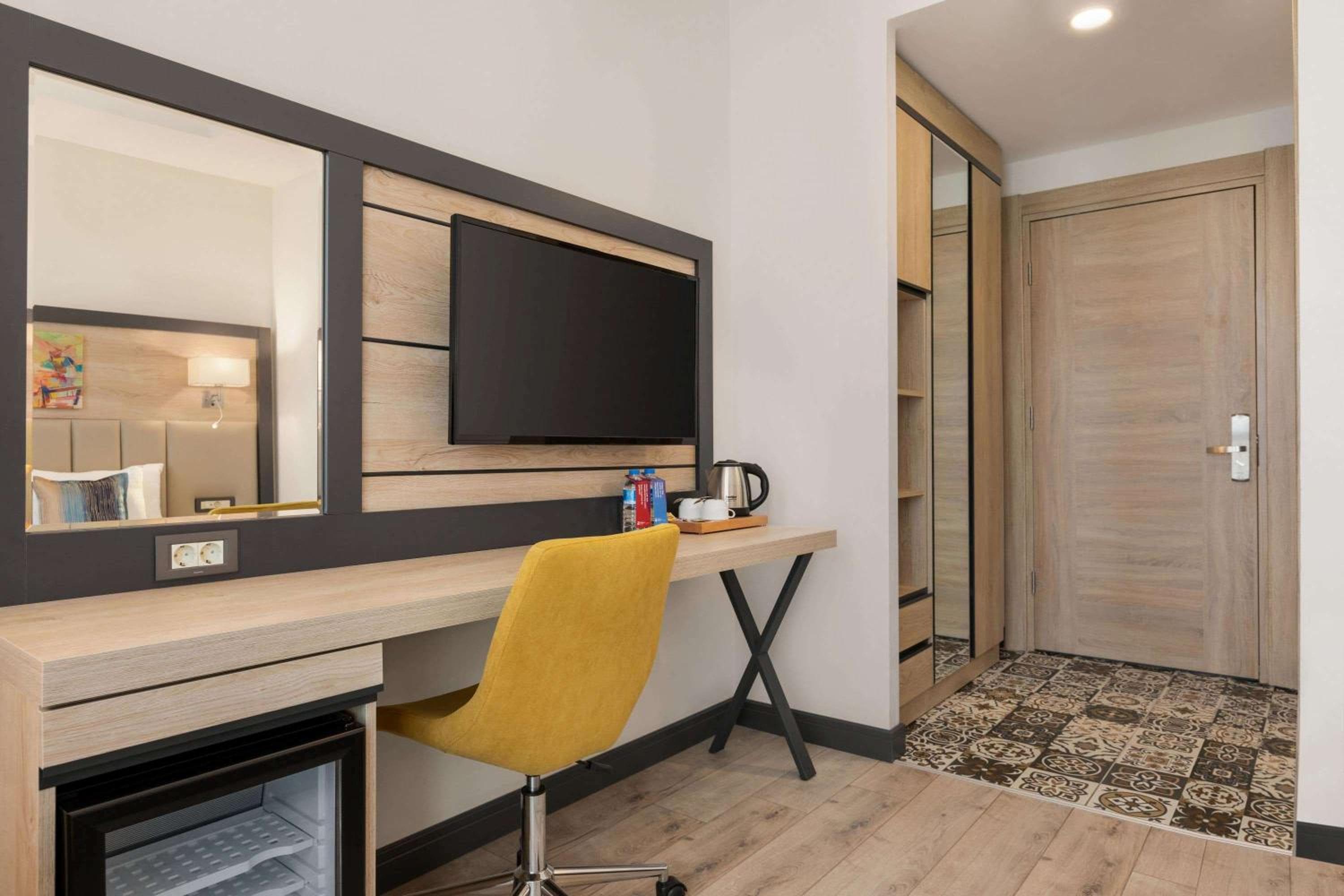 Ramada Encore By Wyndham Istanbul Basin Express — 6