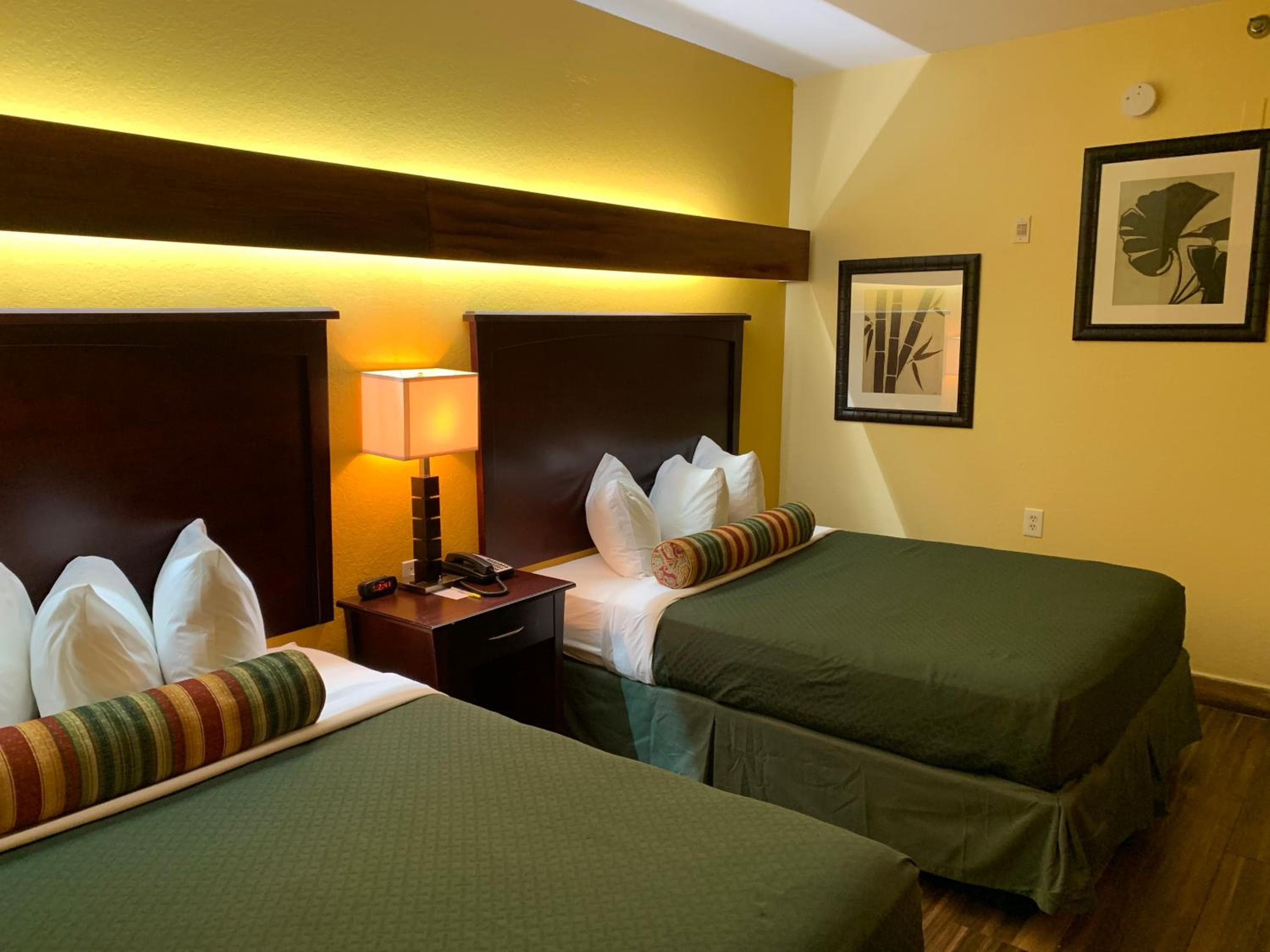 Days Inn & Suites by Wyndham Tampa/Raymond James Stadium — 27