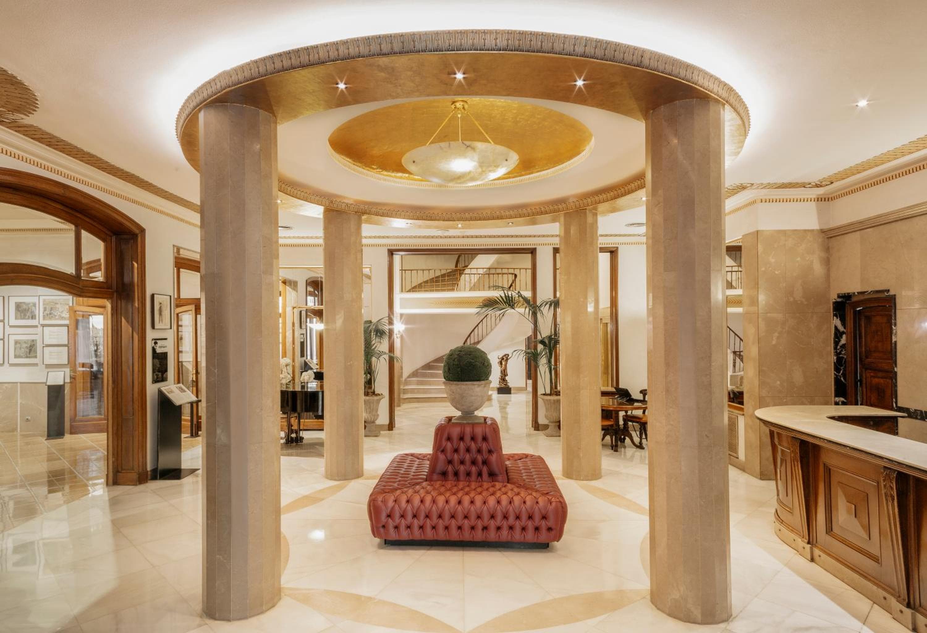 Hotel Astoria — 13
