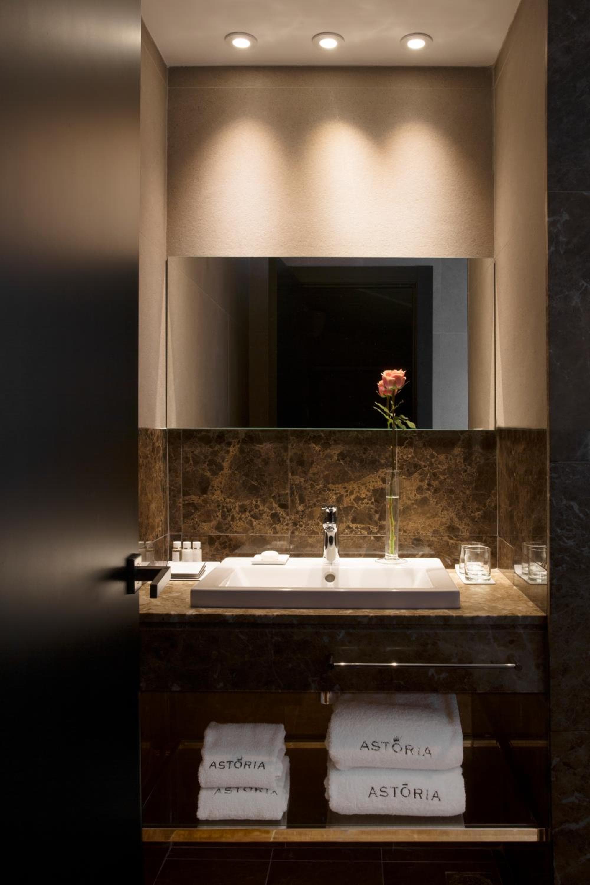 Hotel Astoria — 26