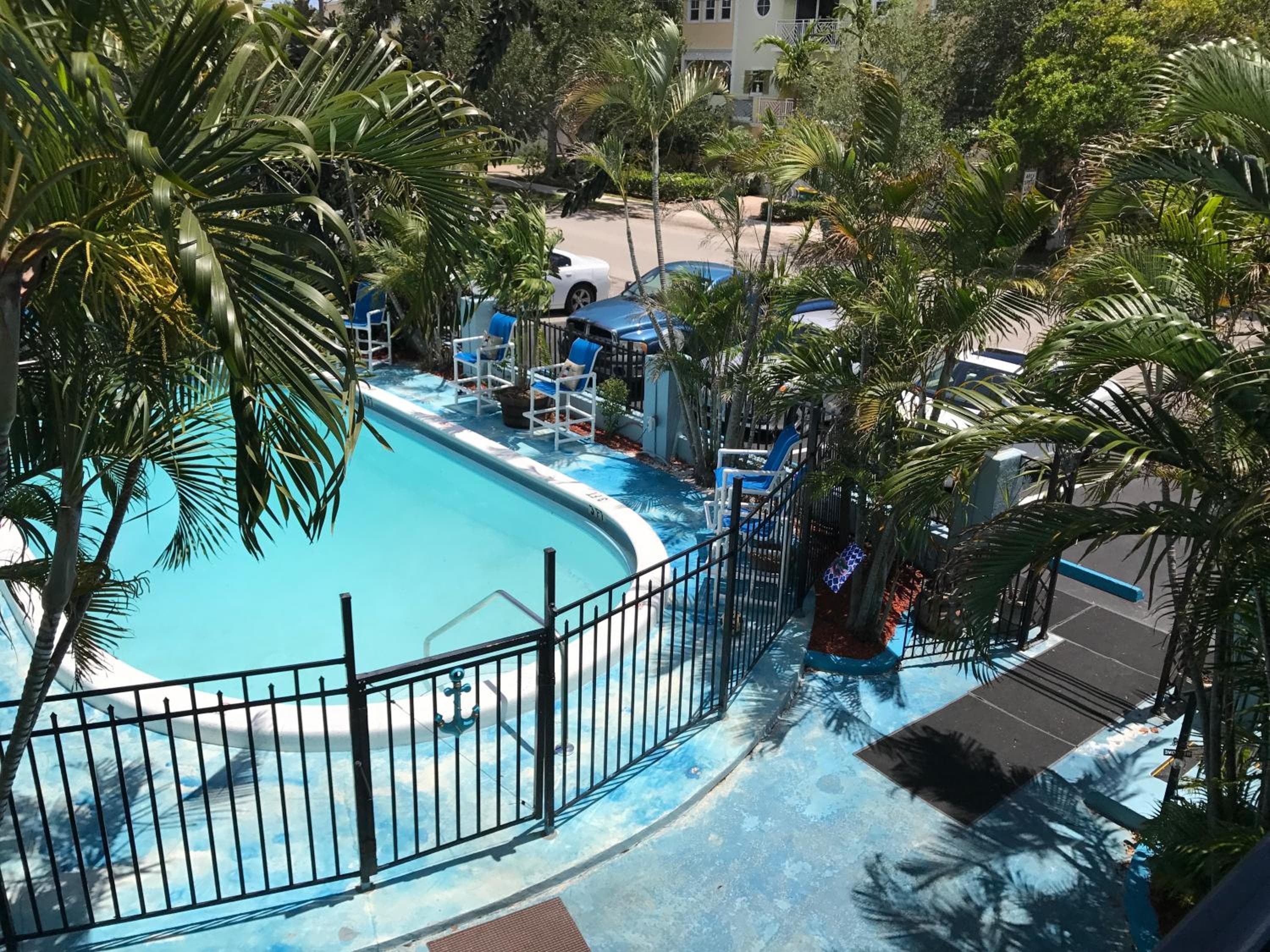 Blue Bell Apartment Hotel — 13
