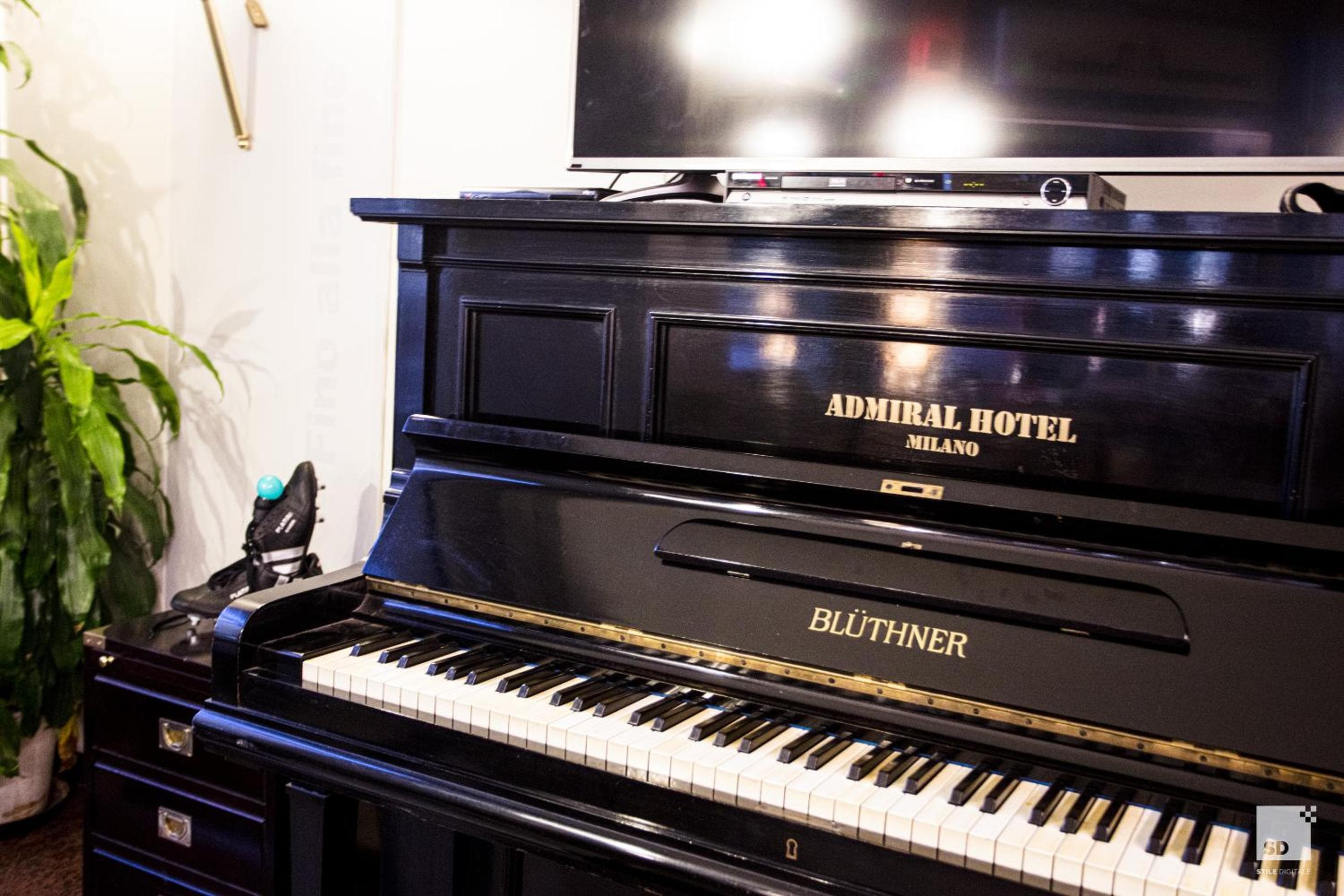 Admiral Hotel — 25
