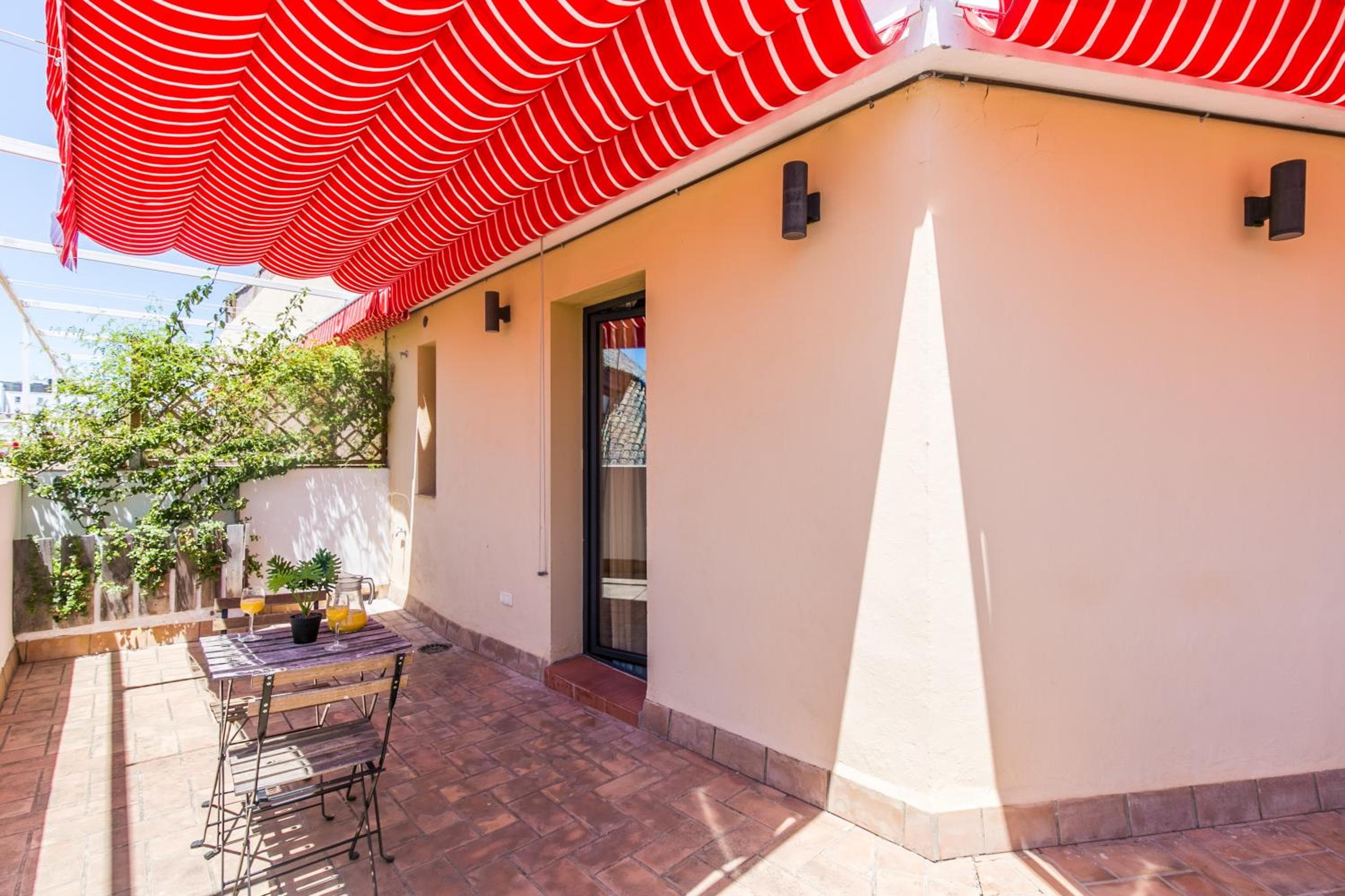 Schwarzer Schwan Hostel Sevilla — 5