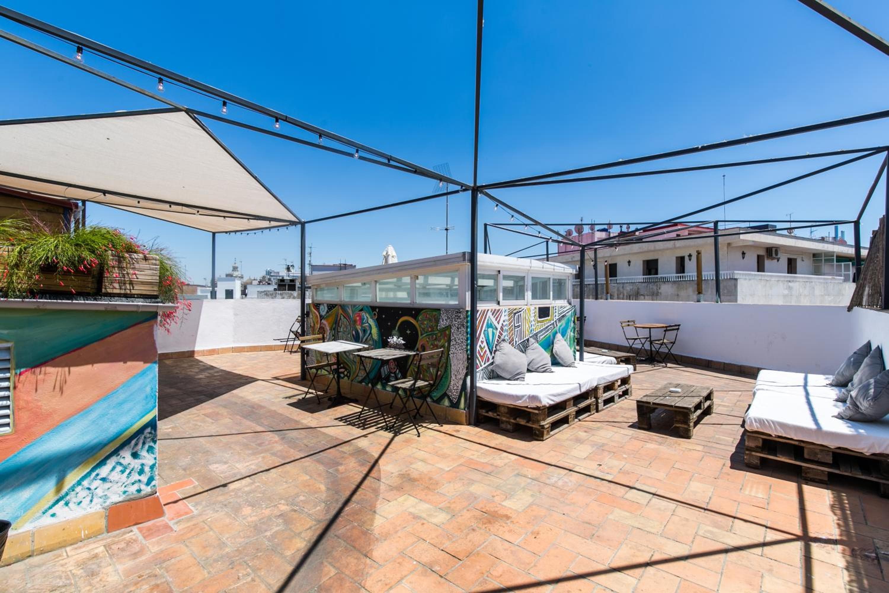 Schwarzer Schwan Hostel Sevilla — 6
