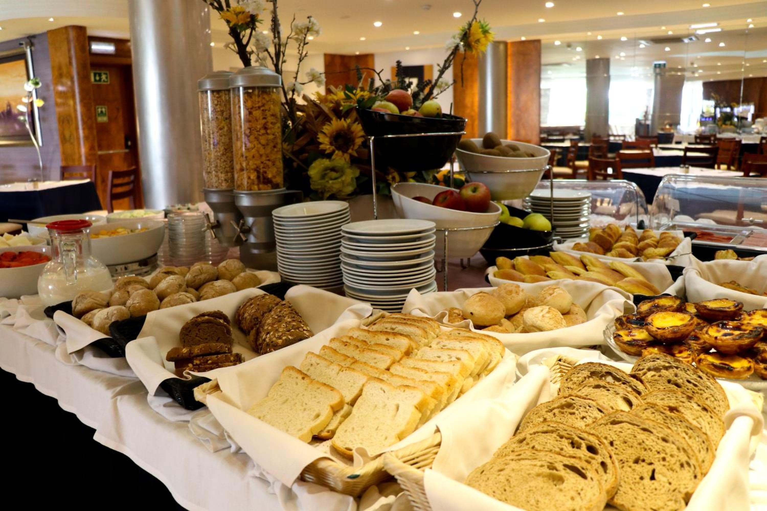 Hotel Travel Park Lissabon — 23