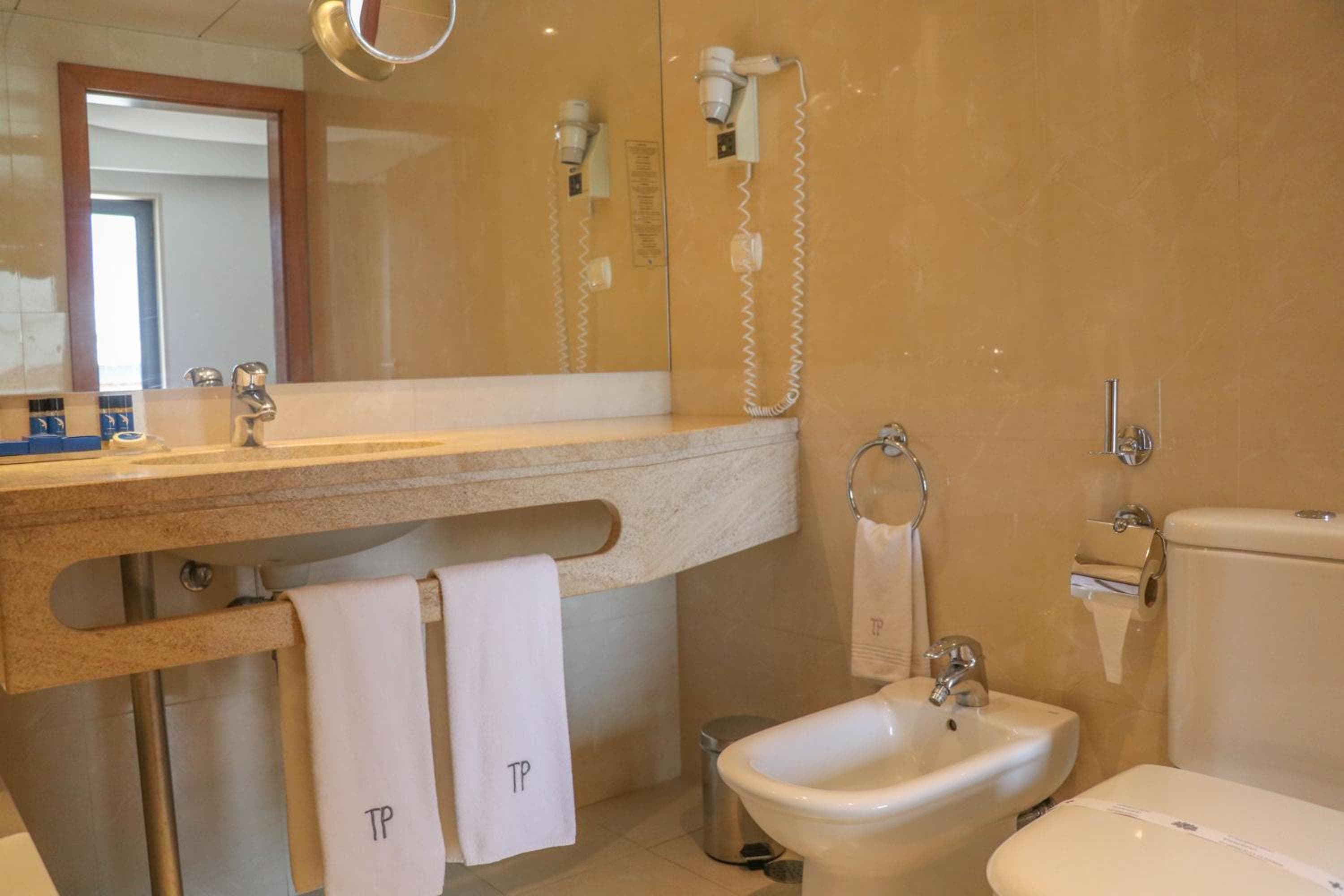 Hotel Travel Park Lissabon — 17
