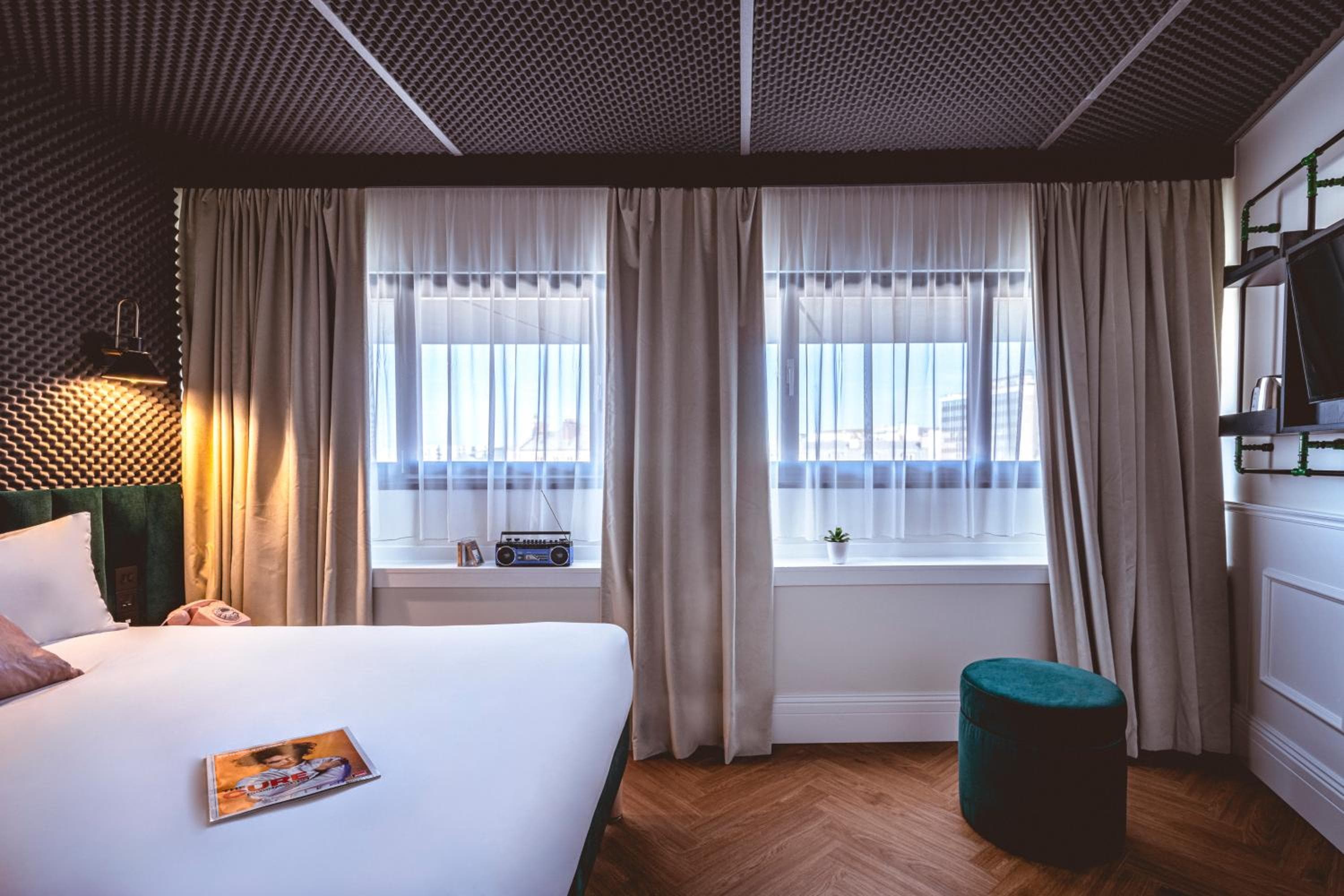 El Hotel ReMIX — 14