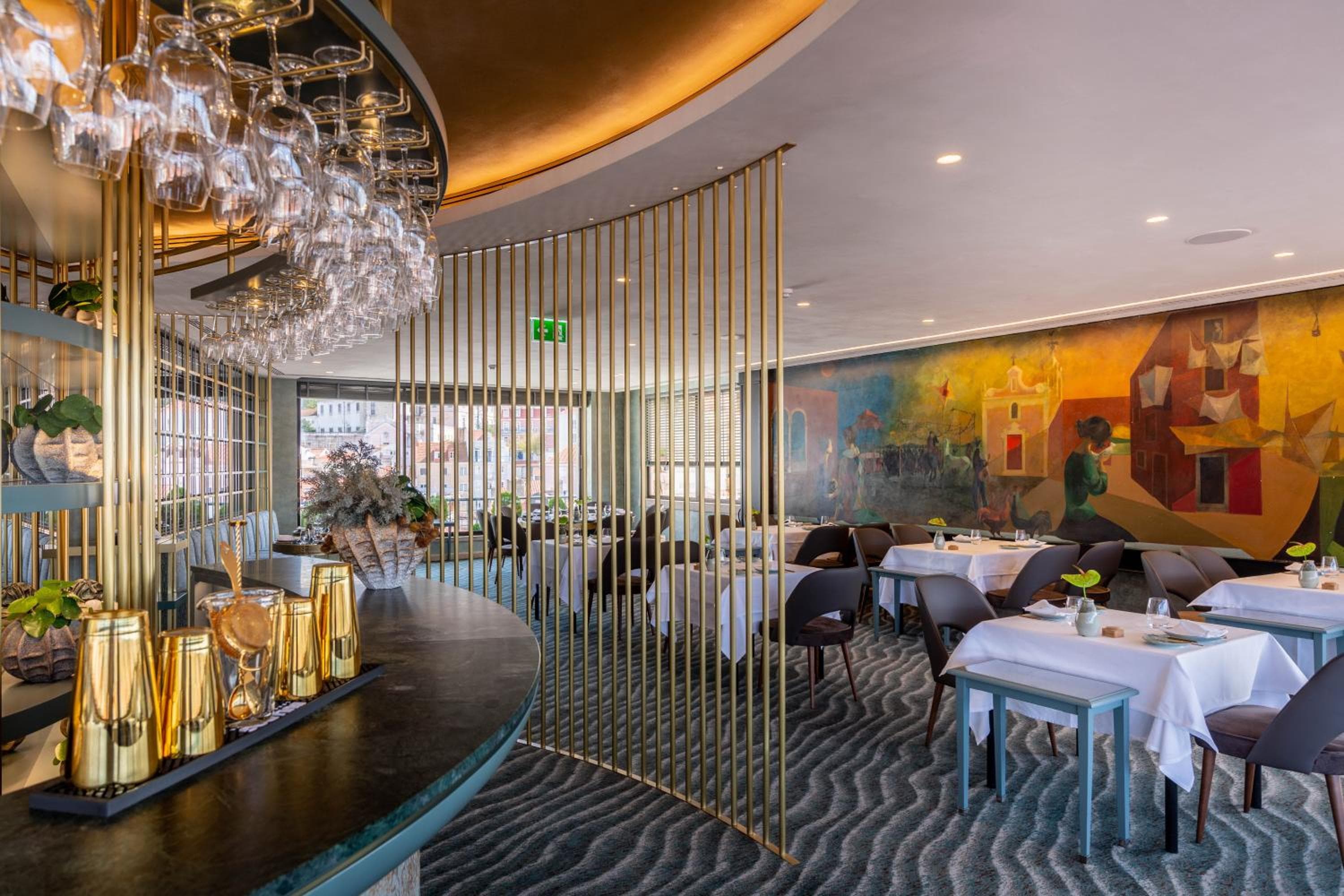 Hotel Mundial — 13