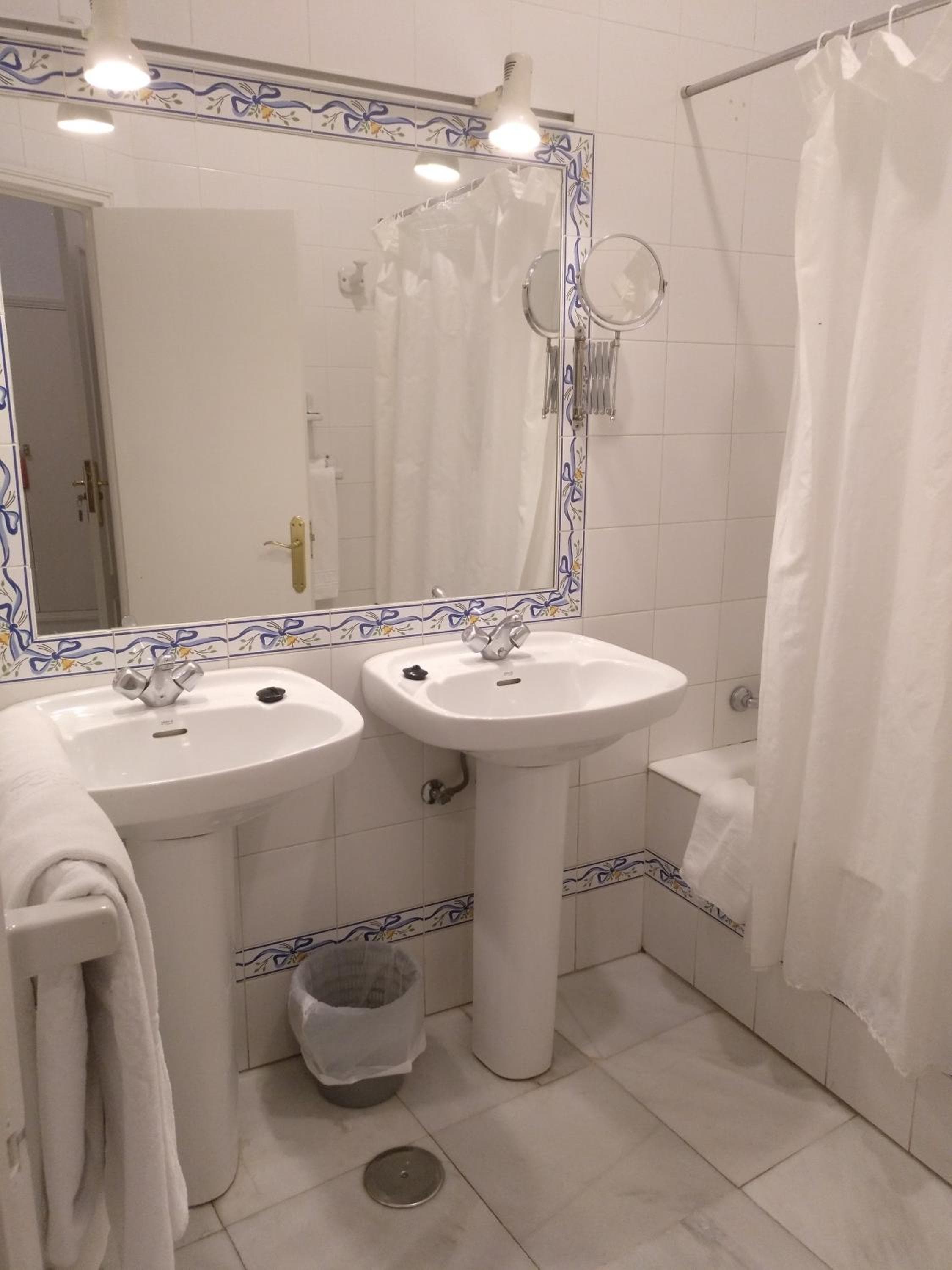 Hotel Simon — 12