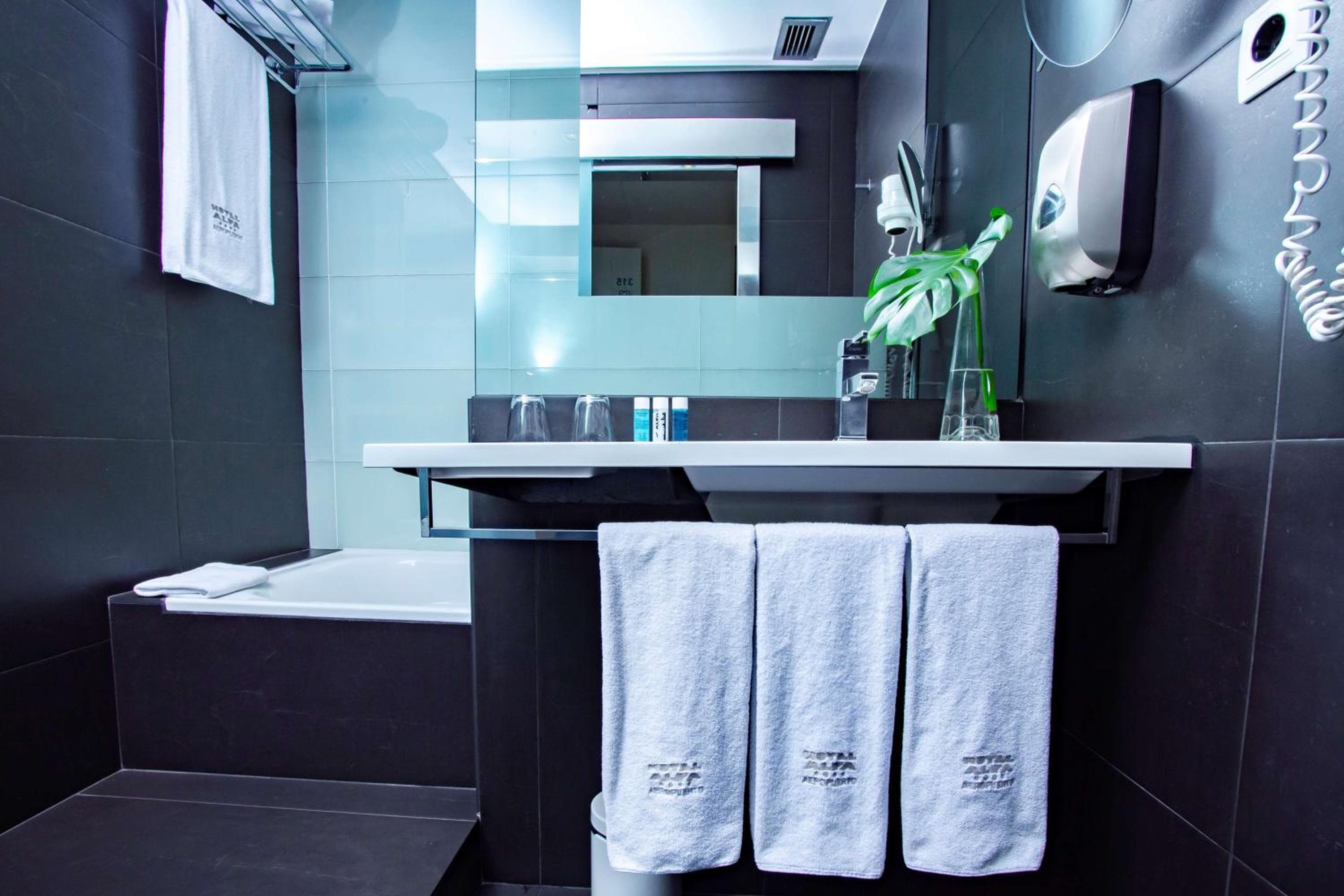 Best Western Plus Hotel Alfa Aeropuerto — 17