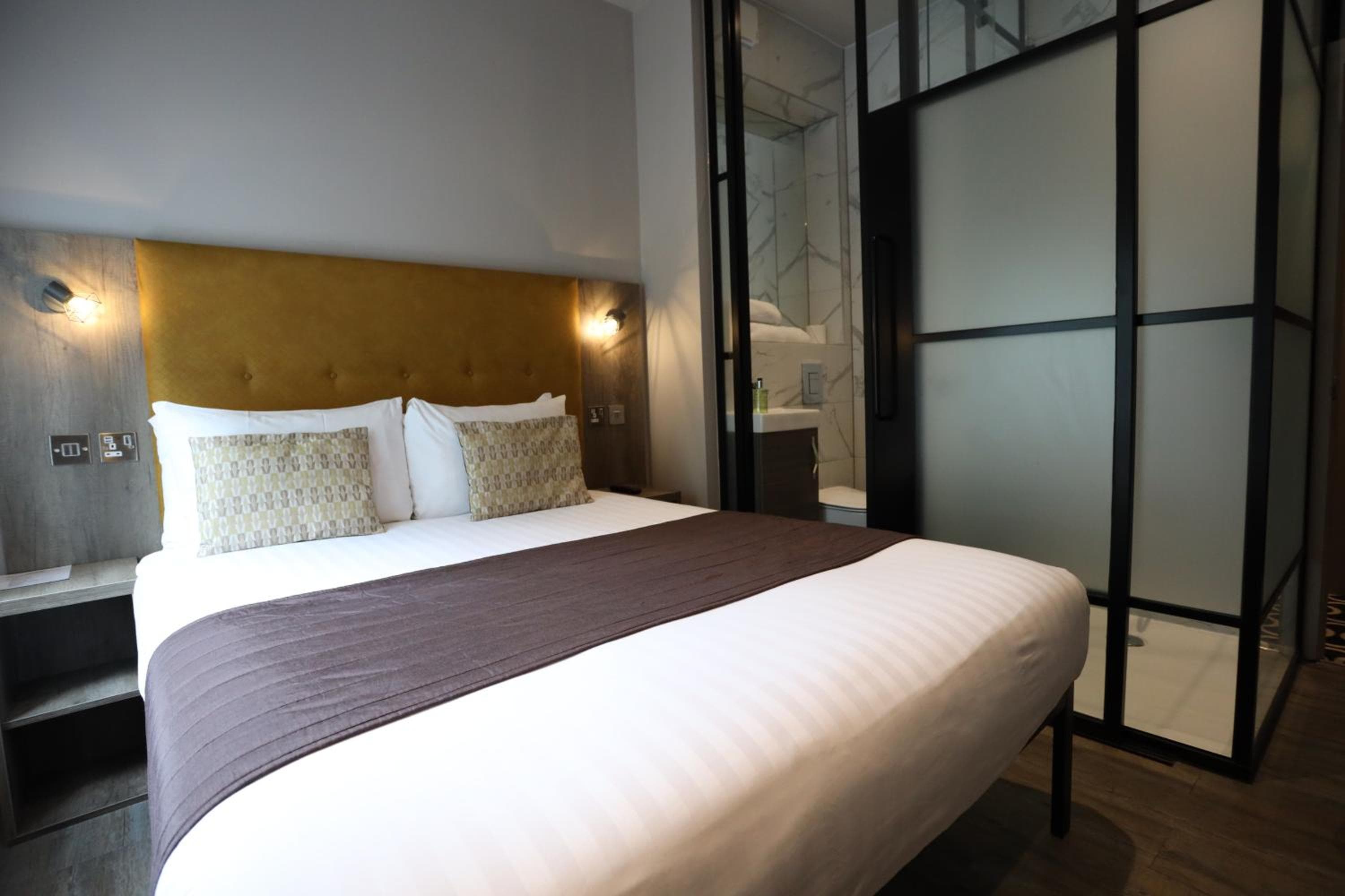 Euston Square Hotel — 5