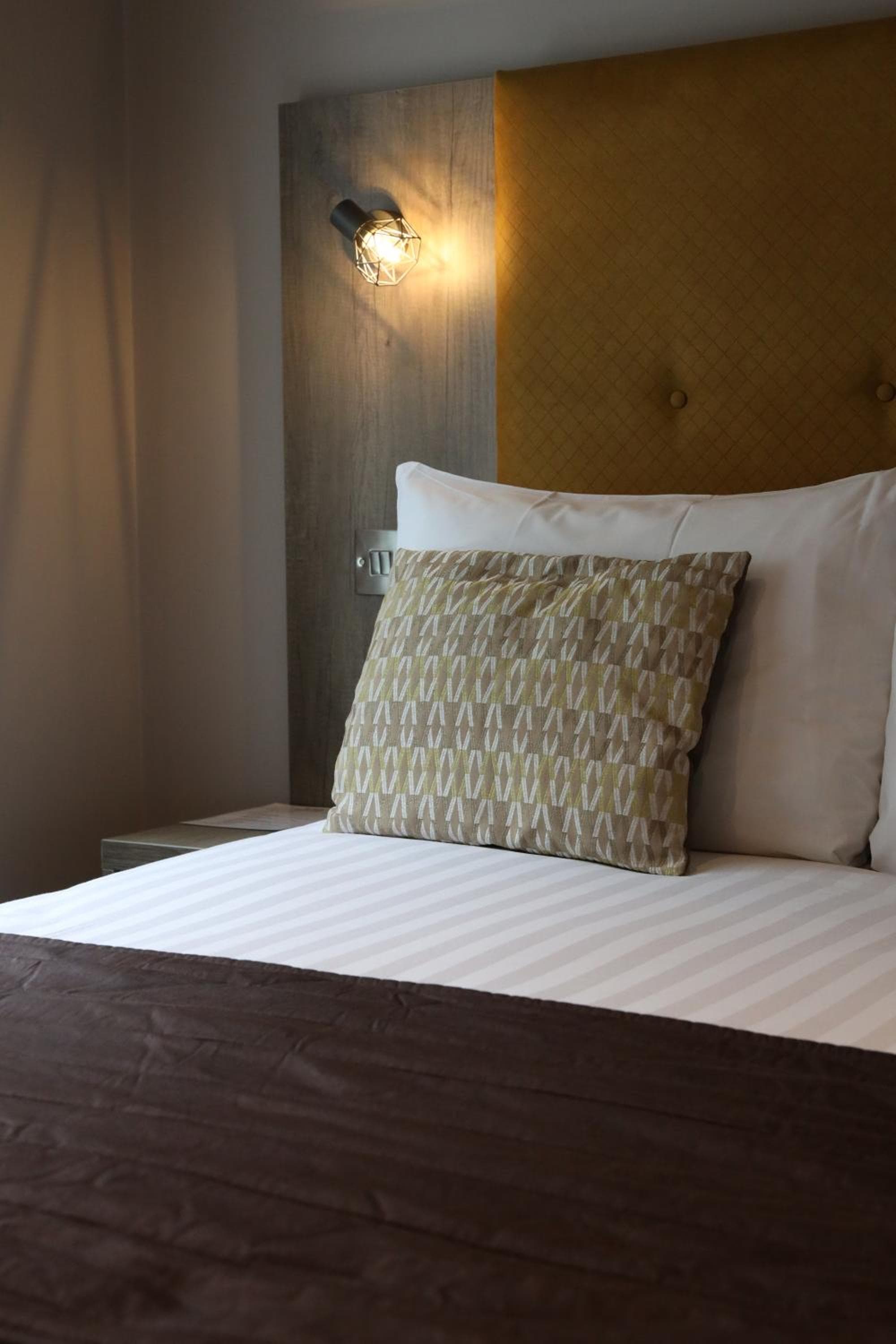 Euston Square Hotel — 20