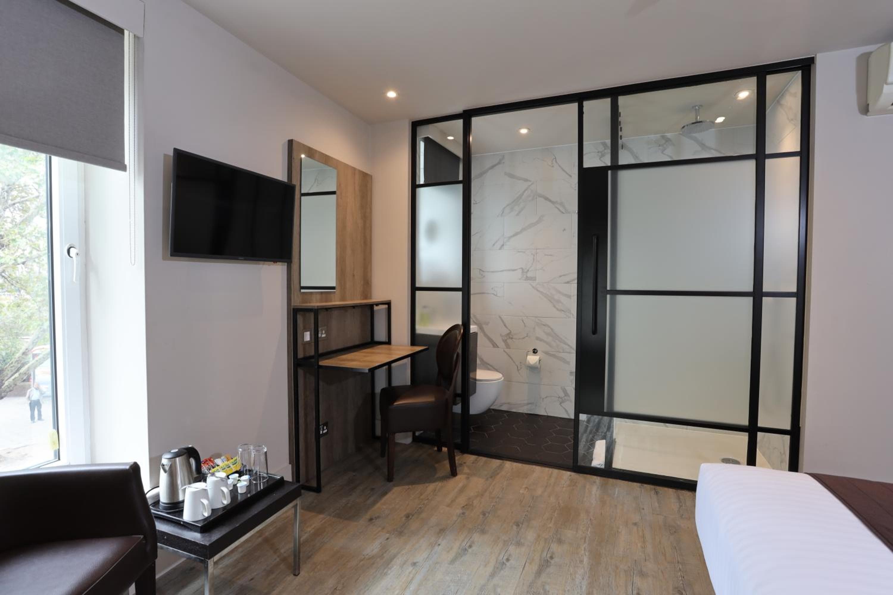 Euston Square Hotel — 25