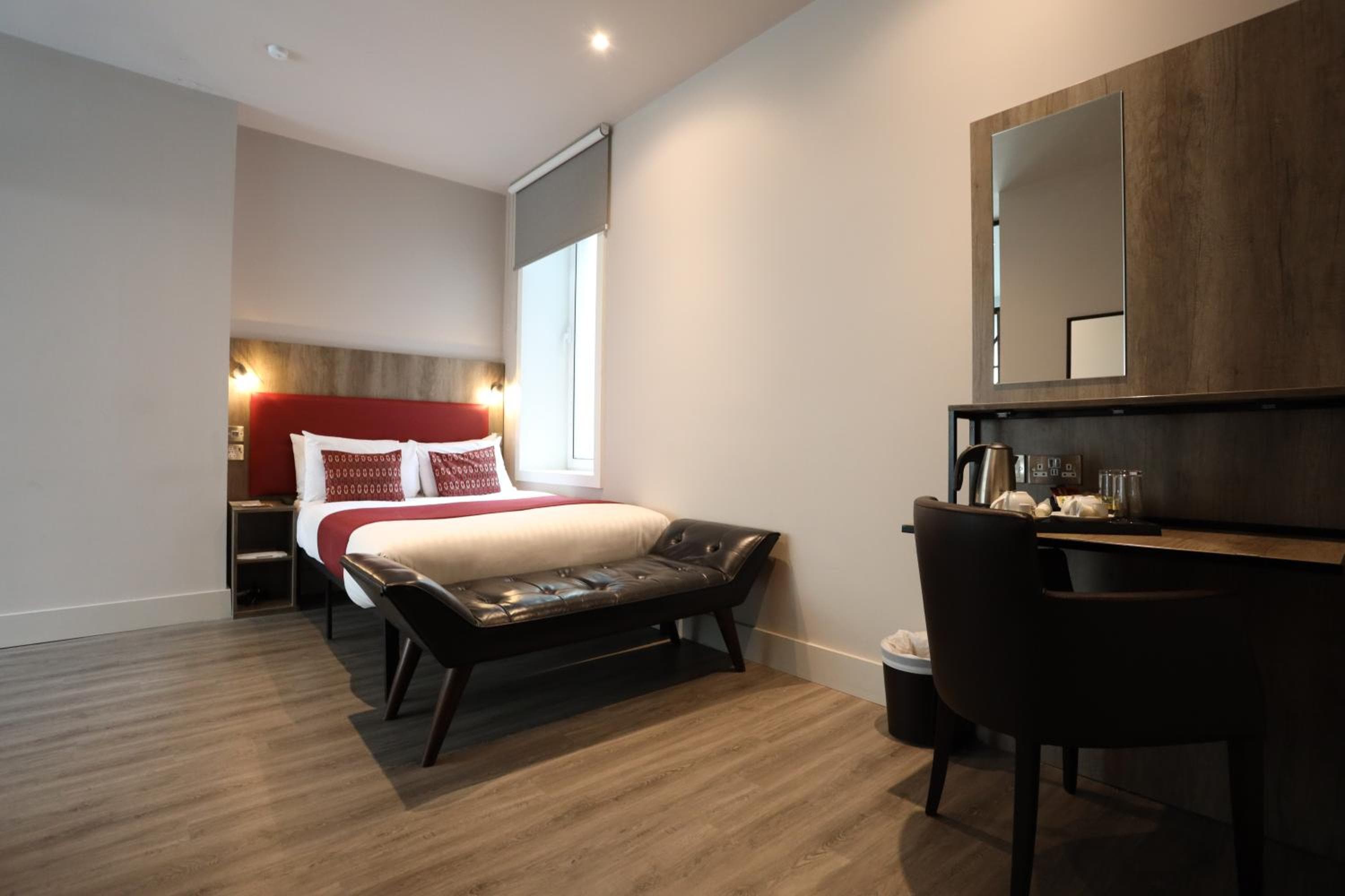 Euston Square Hotel — 17