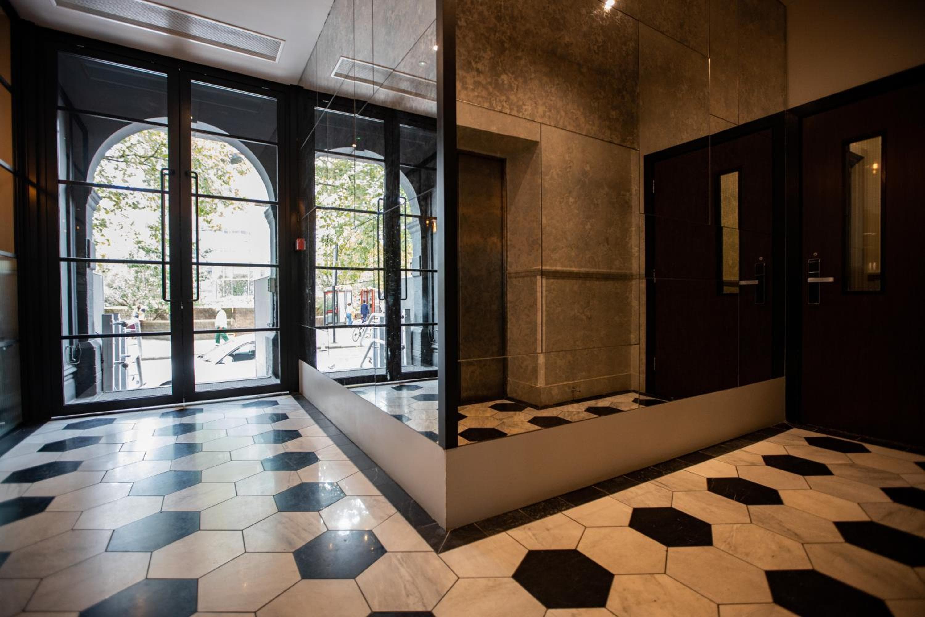 Euston Square Hotel — 2