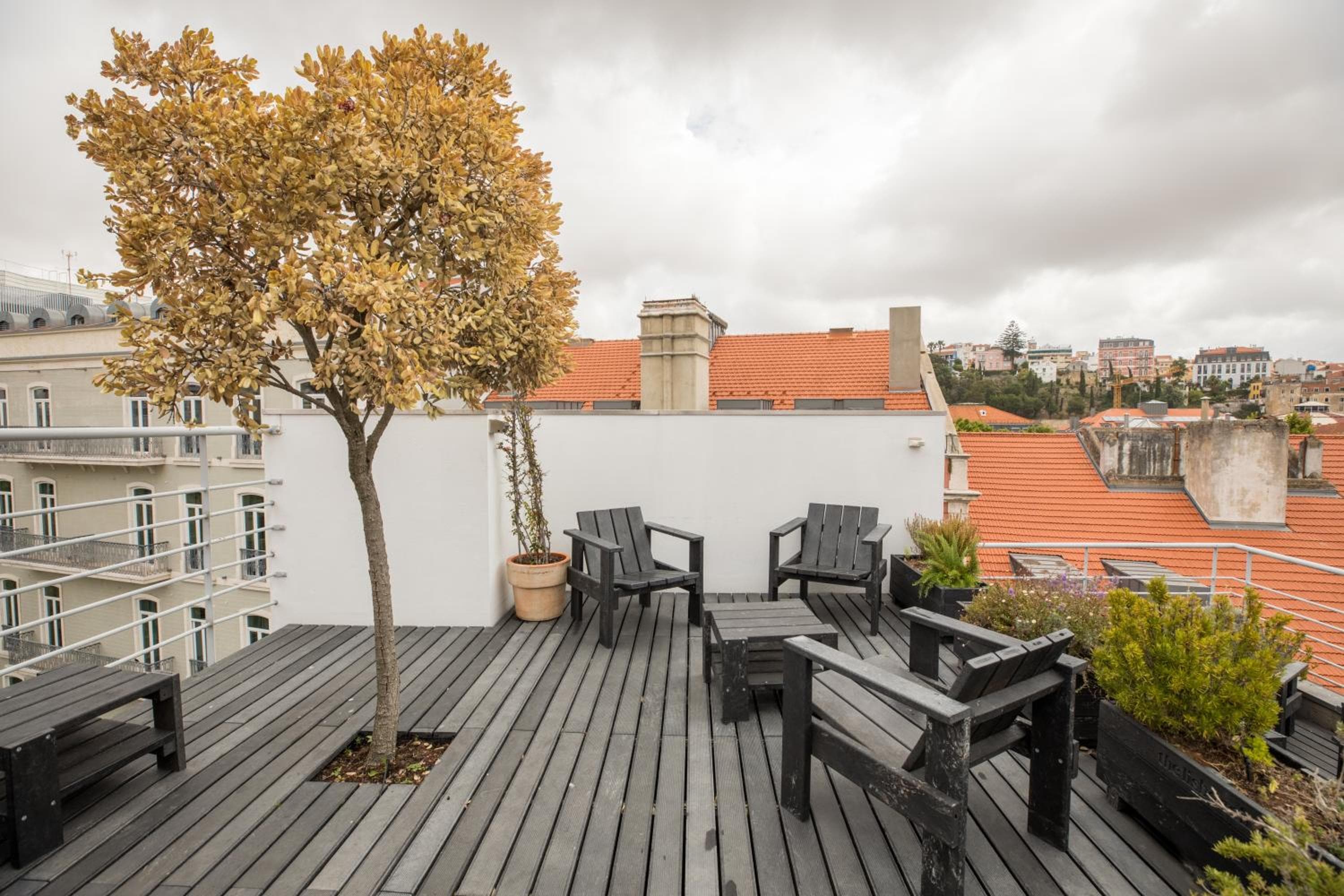 The Lisbonaire Apartments — 3