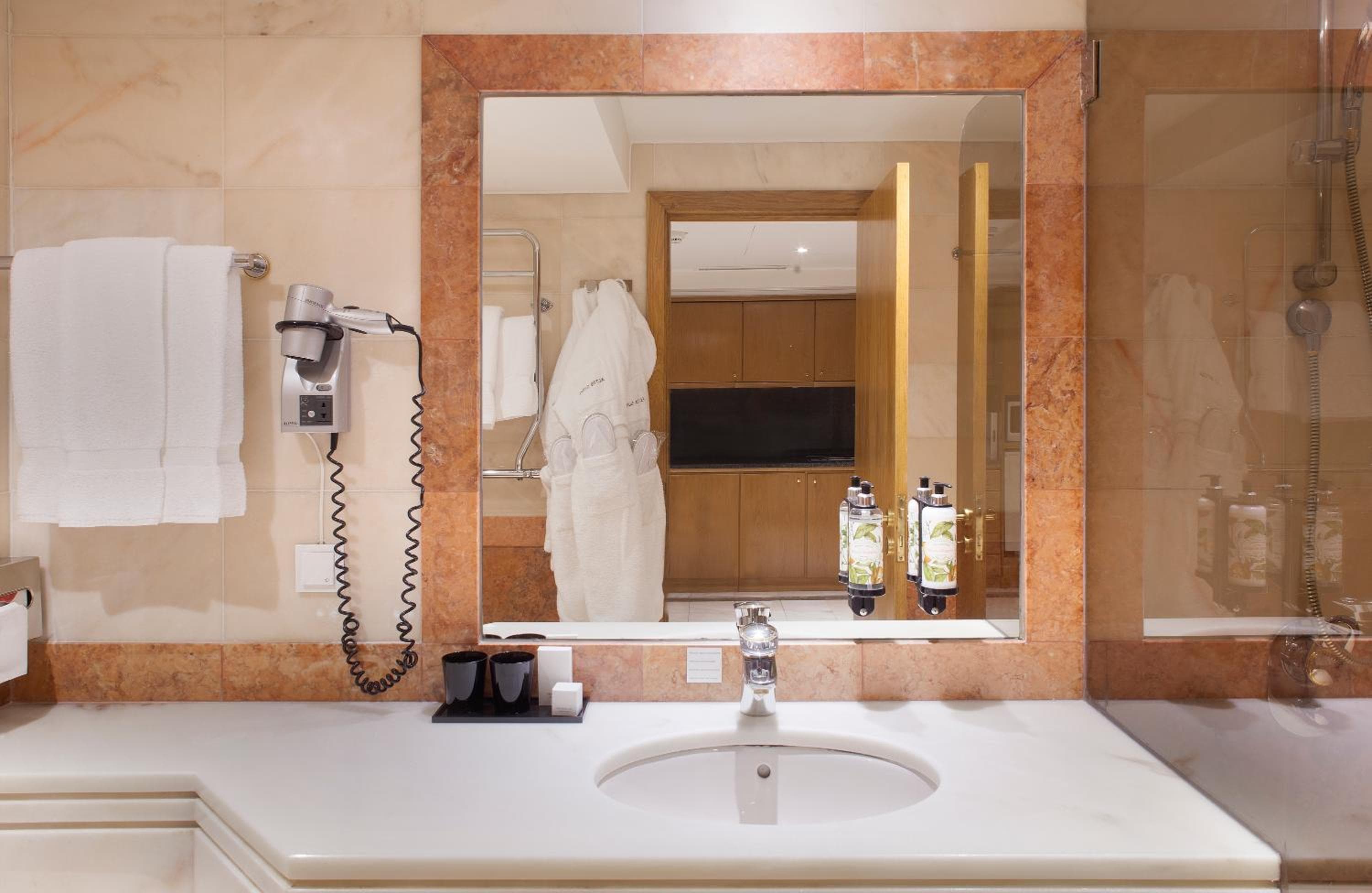 Altis Suites Apartamentos Turísticos — 12