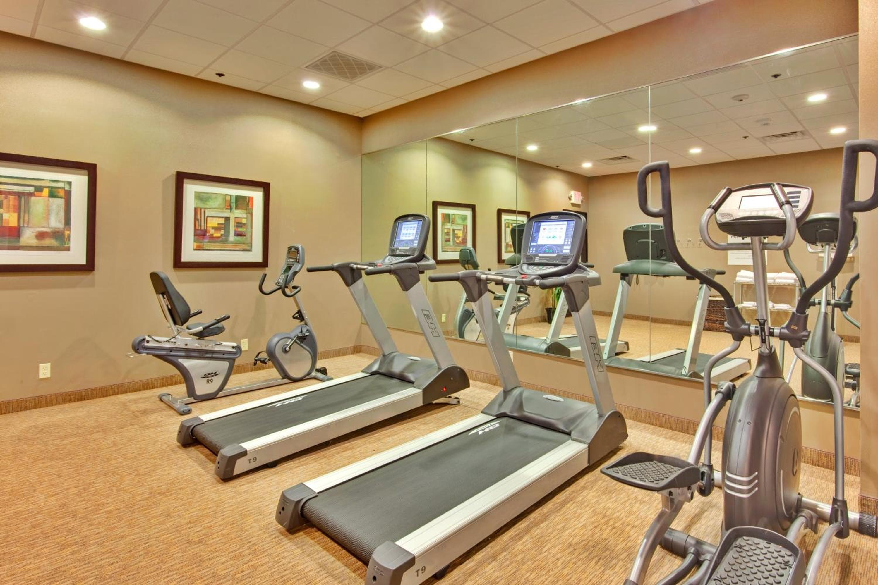 Holiday Inn Express Los Angeles LAX Airport by IHG — 10