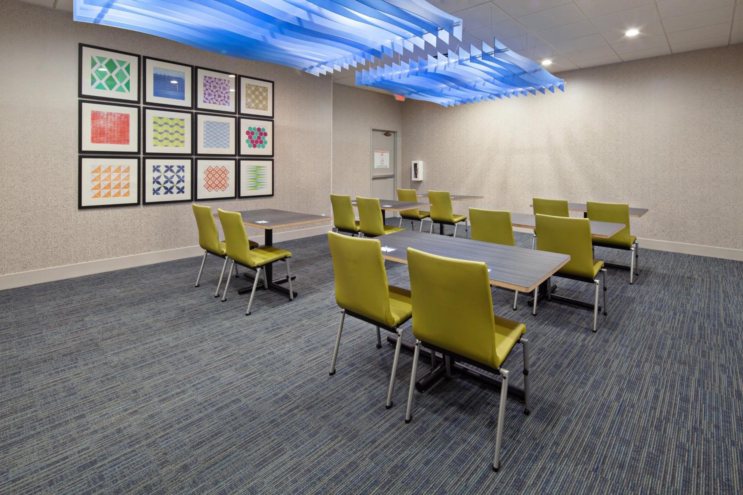 Holiday Inn Express Los Angeles LAX Airport by IHG — 23