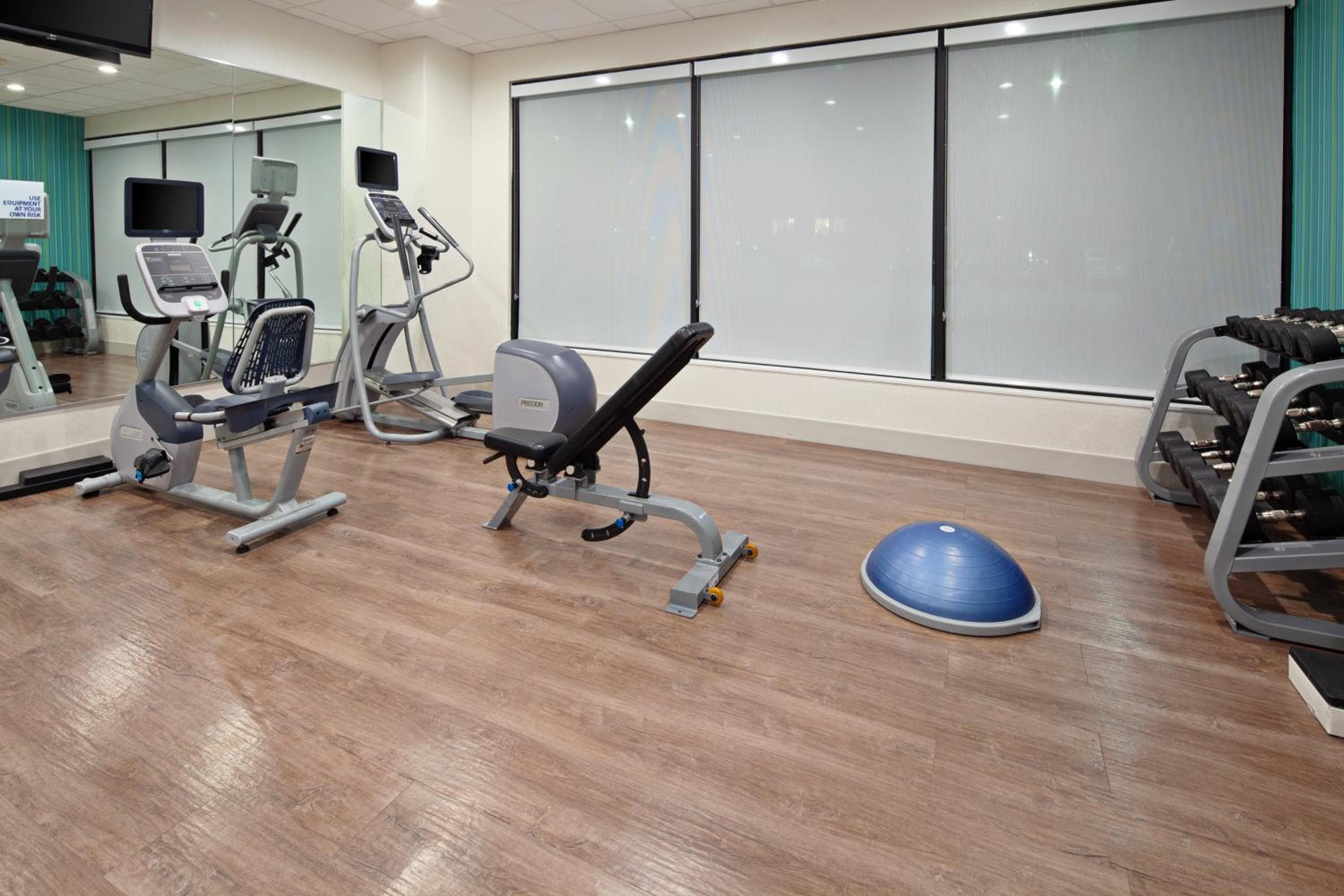 Holiday Inn Express Los Angeles LAX Airport by IHG — 5