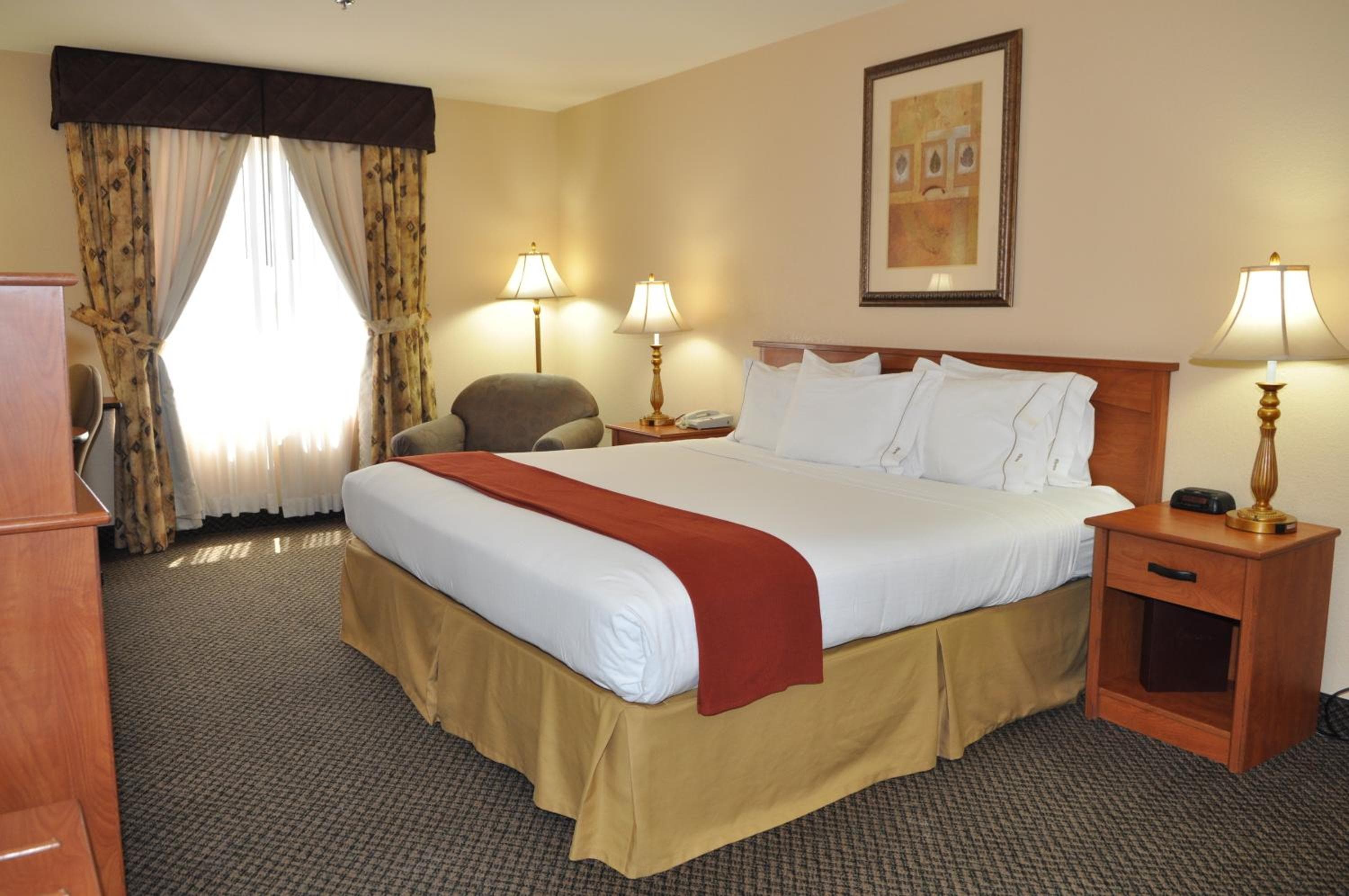 Holiday Inn Express Las Vegas-Nellis by IHG — 2