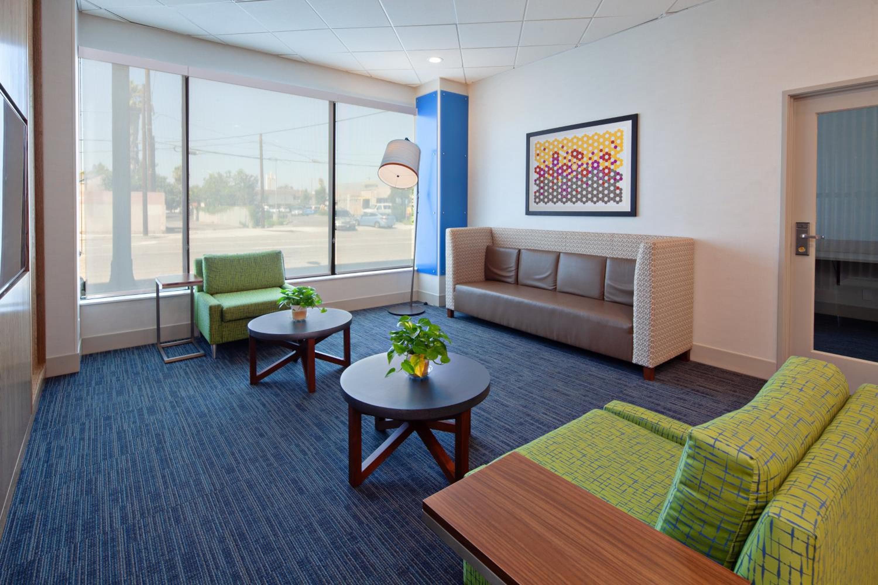 Holiday Inn Express Los Angeles LAX Airport by IHG — 6