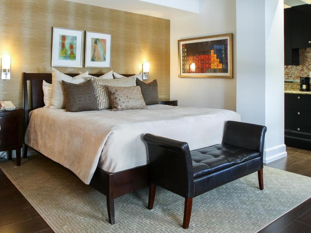 Hotel Lombardy — 12